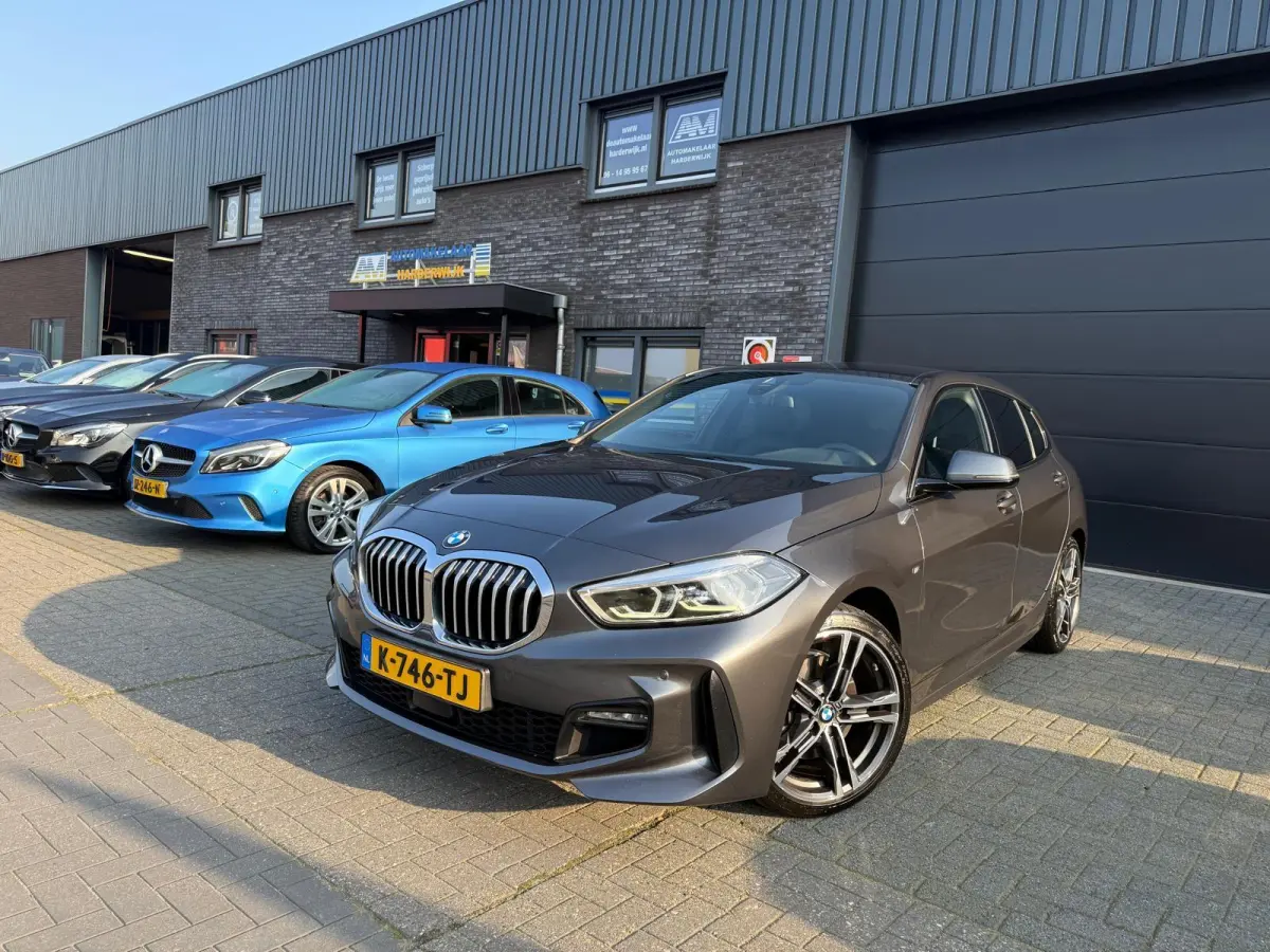 116d Executive | 1E EIGENAAR | 3/6/12MND GARANTIE | AUTOMAAT | LED | CARPLAY | SFEERVERLICHTING | CRUISE | AIRCO |
