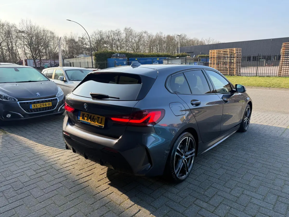 116d Executive | 1E EIGENAAR | 3/6/12MND GARANTIE | AUTOMAAT | LED | CARPLAY | SFEERVERLICHTING | CRUISE | AIRCO |
