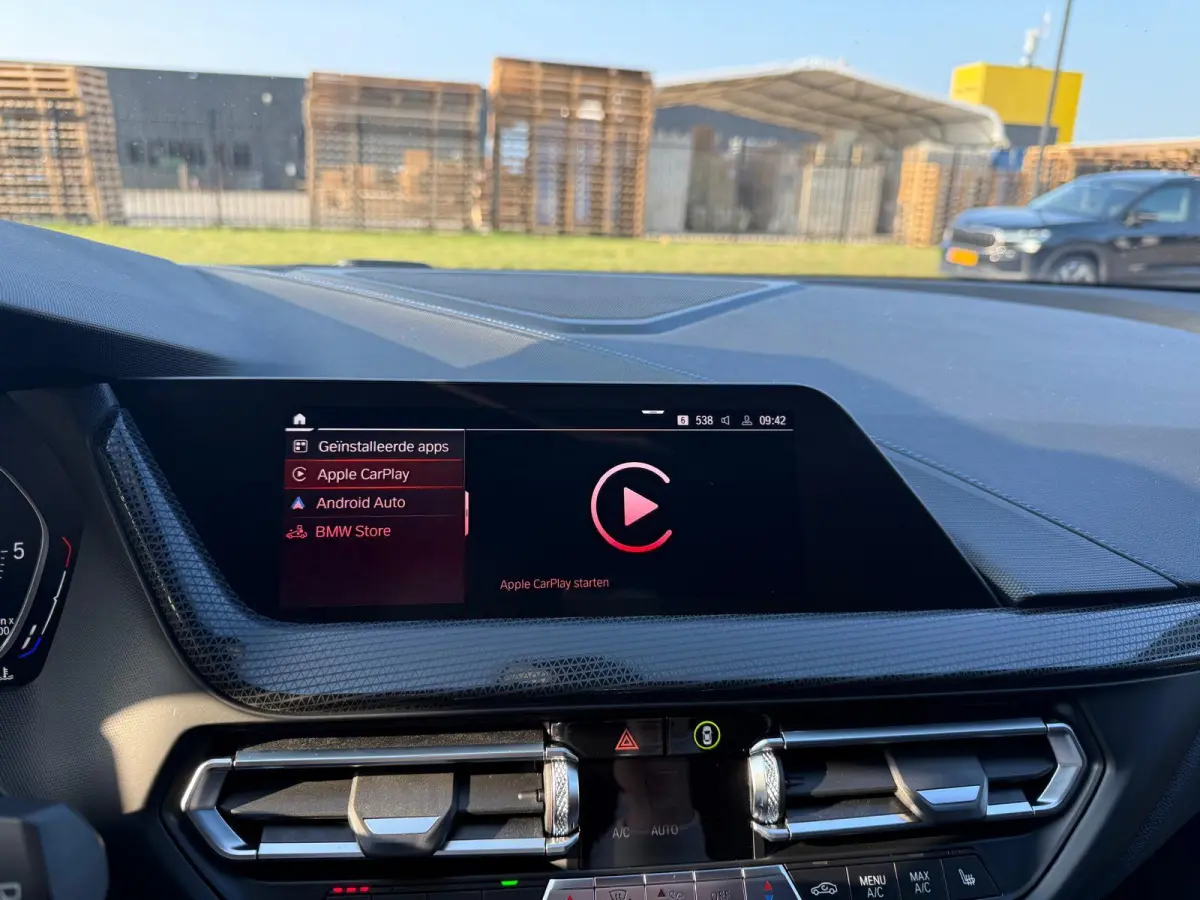 116d Executive | 1E EIGENAAR | 3/6/12MND GARANTIE | AUTOMAAT | LED | CARPLAY | SFEERVERLICHTING | CRUISE | AIRCO |