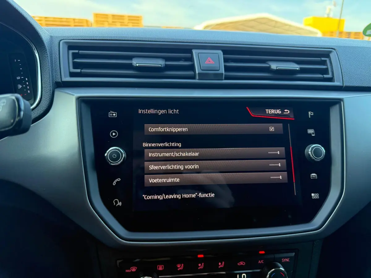 1.0 TSI Style Business Intense | 1E EIGENAAR | 3/6/12MND GARANTIE | DIGITAAL COCKPIT | ACC | CARPLAY | LED | CLIMA | STOELVERW. |