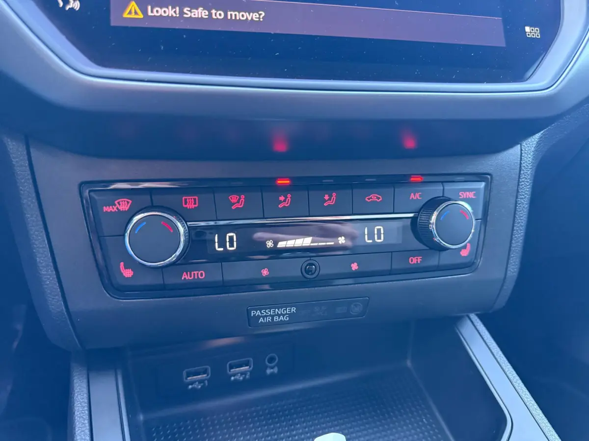 1.0 TSI Style Business Intense | 1E EIGENAAR | 3/6/12MND GARANTIE | DIGITAAL COCKPIT | ACC | CARPLAY | LED | CLIMA | STOELVERW. |