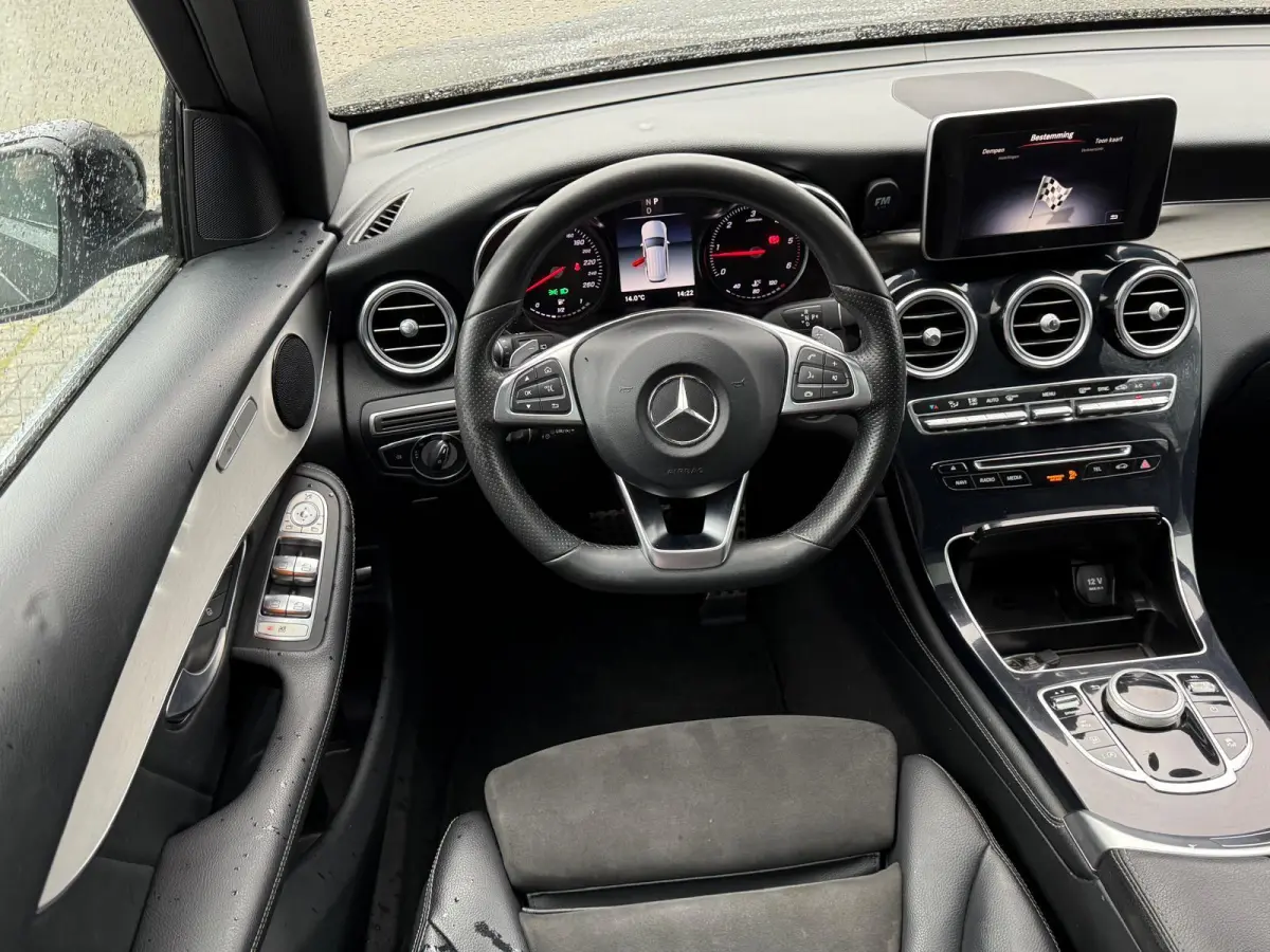 220 d 4MATIC Premium Plus | 3/6/12MND GARANTIE | LED | CARPLAY | PANODAK | CRUISE | NAVI | TREKHAAK |