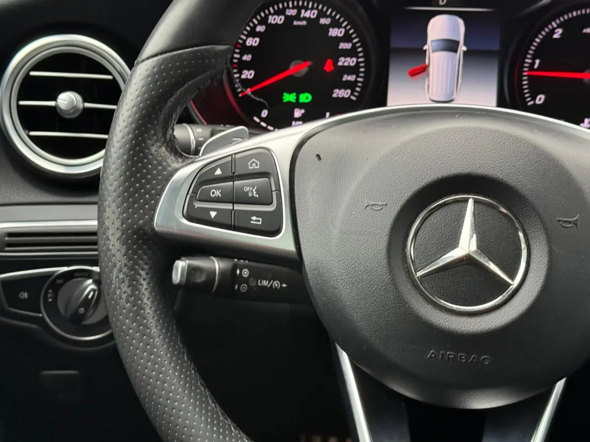 220 d 4MATIC Premium Plus | 3/6/12MND GARANTIE | LED | CARPLAY | PANODAK | CRUISE | NAVI | TREKHAAK |