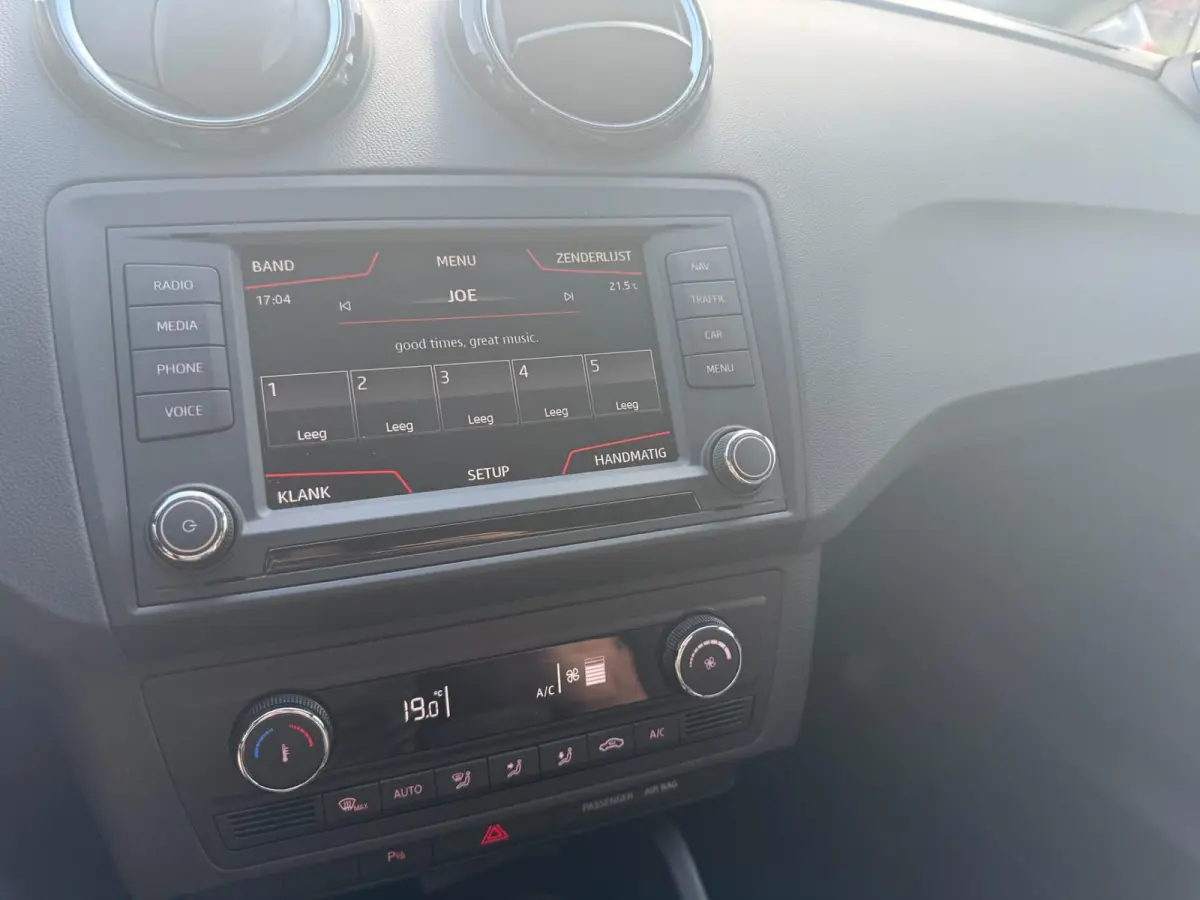 1.0 EcoTSI Style Connect | 1E EIGENAAR | 3/6/12MND GARANTIE | AUTOMAAT | LED | NAVI | CARPLAY | CRUISE | DAB |