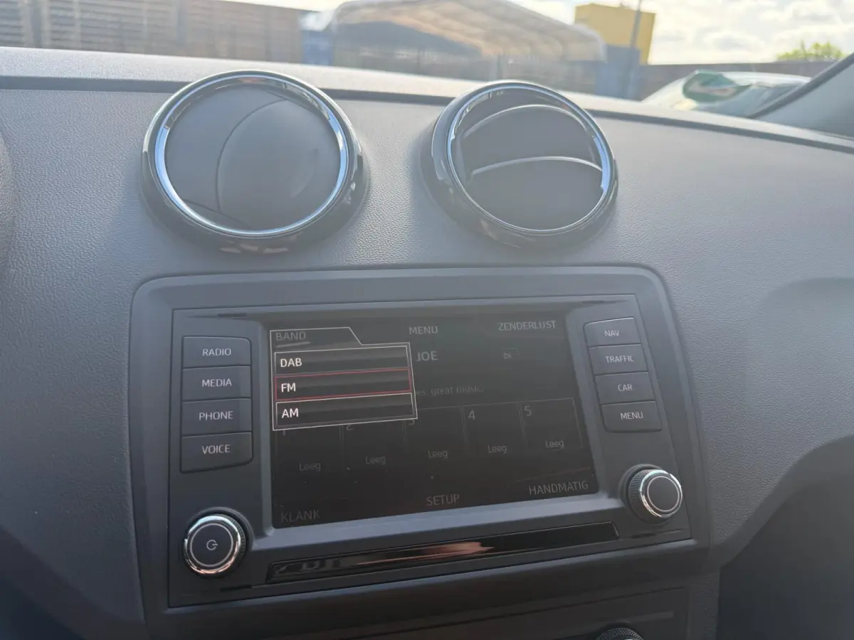 1.0 EcoTSI Style Connect | 1E EIGENAAR | 3/6/12MND GARANTIE | AUTOMAAT | LED | NAVI | CARPLAY | CRUISE | DAB |