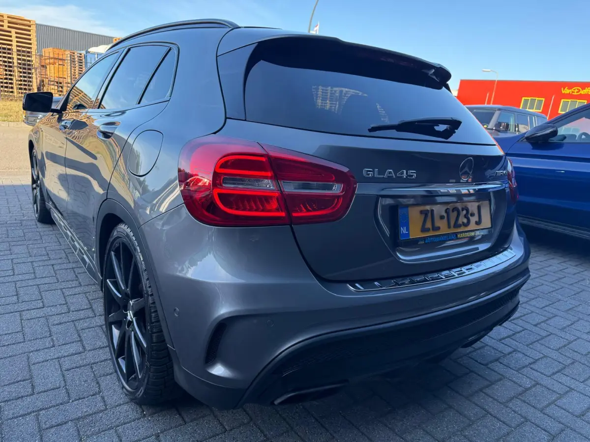 AMG 45 4MATIC | PANO | XENON | CRUISE | CAMERA | MEMORY | NAVI | LMV | HARMAN KARDON |