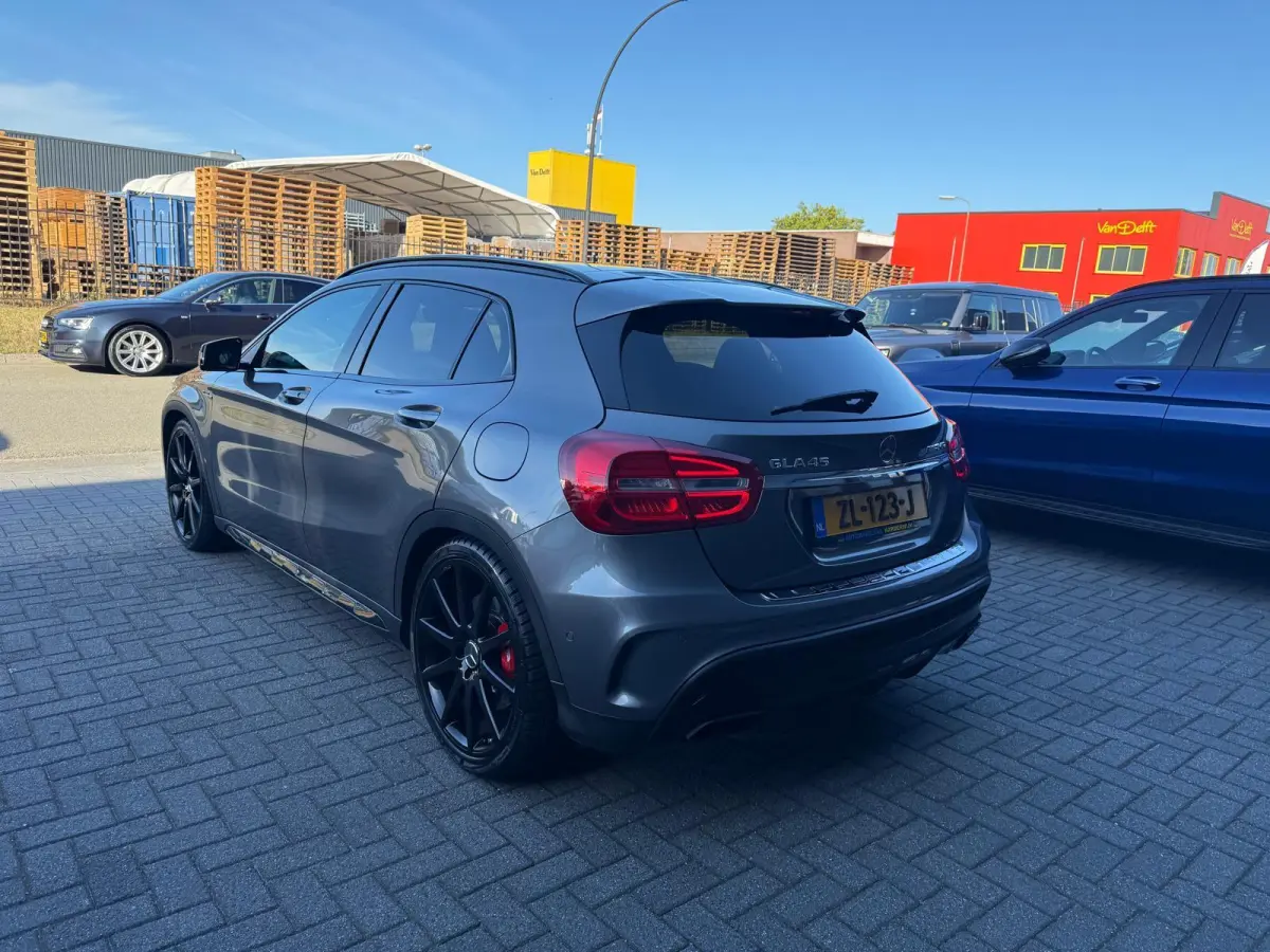 AMG 45 4MATIC | PANO | XENON | CRUISE | CAMERA | MEMORY | NAVI | LMV | HARMAN KARDON |