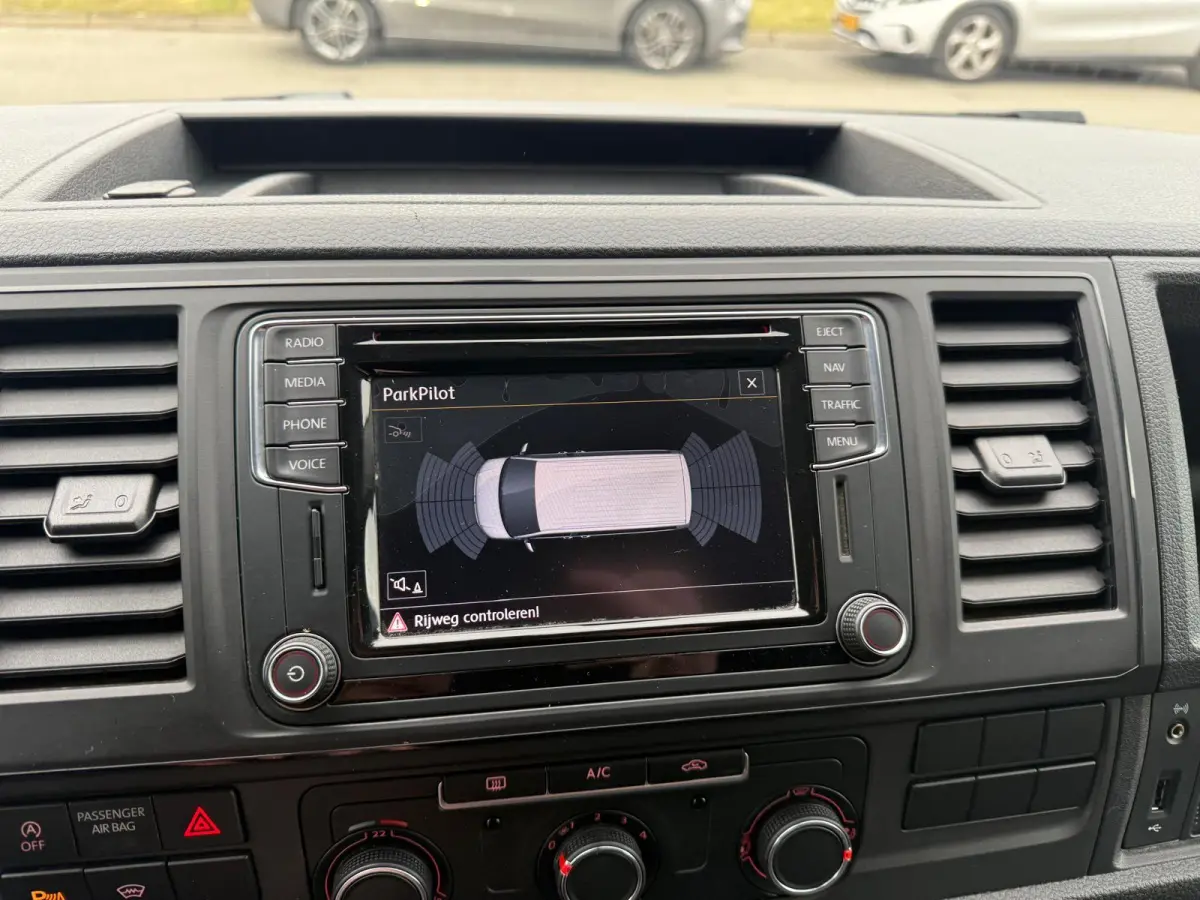 2.0 TDI L2H1 DC Highline | 2E EIGENAAR | NW DISTR RIEM | NAVI | CAMERA | CRUISE |AIRCO |