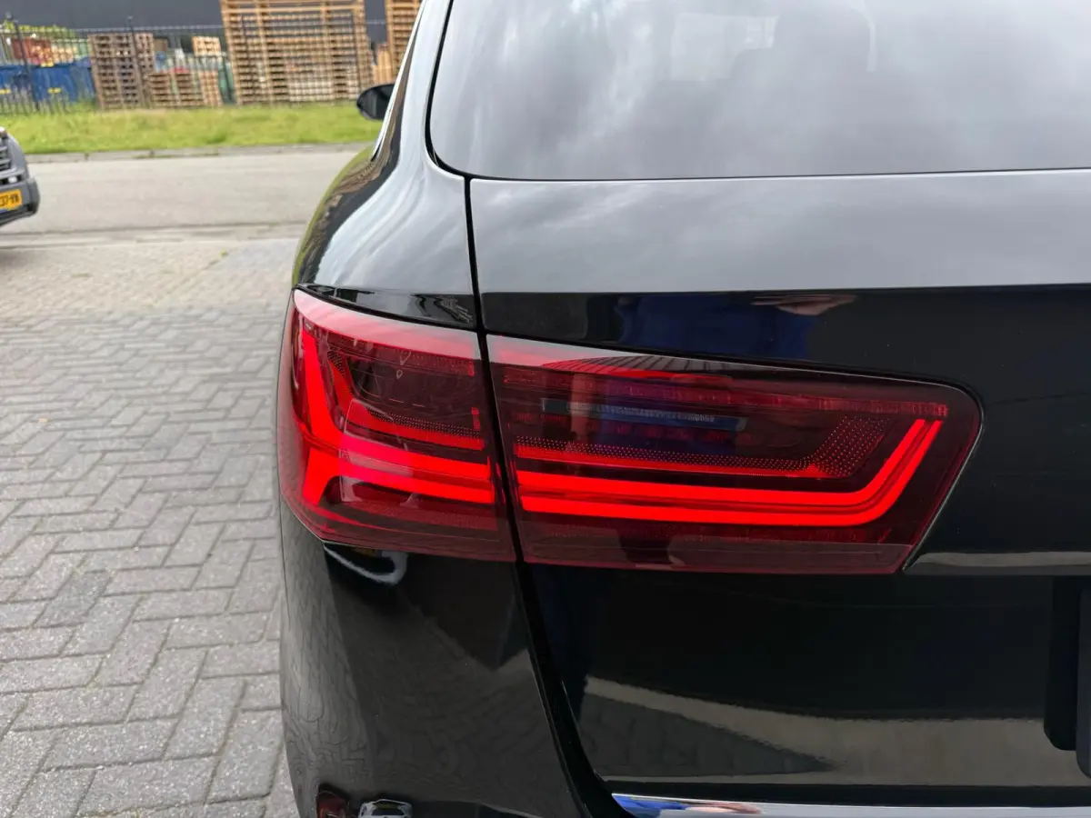 1.8 TFSI ultra Premium Edition | 1E EIGENAAR | 3/6/12MND GARANTIE | ACC | DODE HOEK | LED | STOEL/STUUR VERWM. | DAB | NAVI | TREKHAAK |