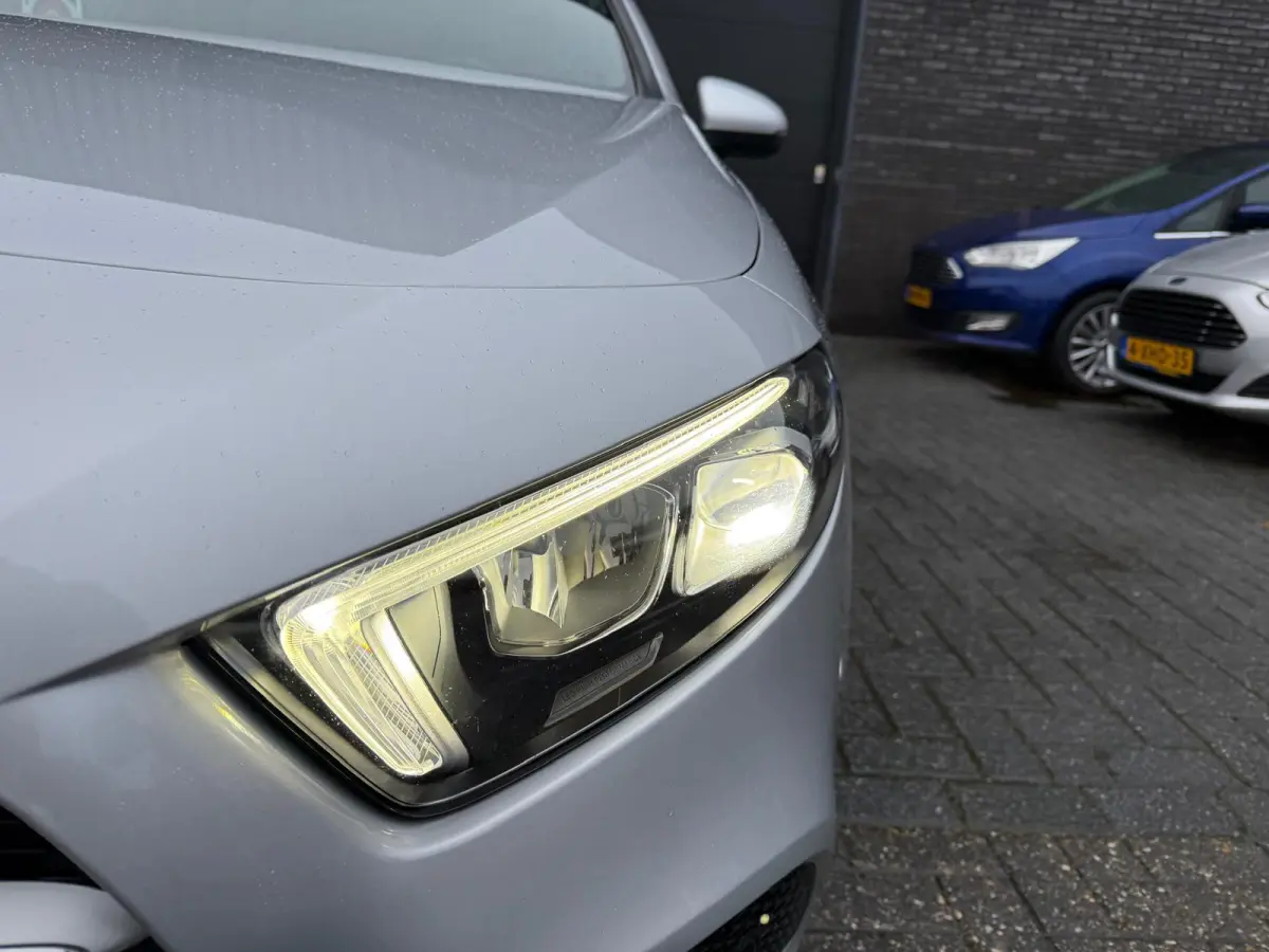 180 Business Solution | 3/6/12MND GARANTIE | NAVIGATIE | CRUISE |LED | DAB | PDC | LMV | GOED ONDERHOUDEN |