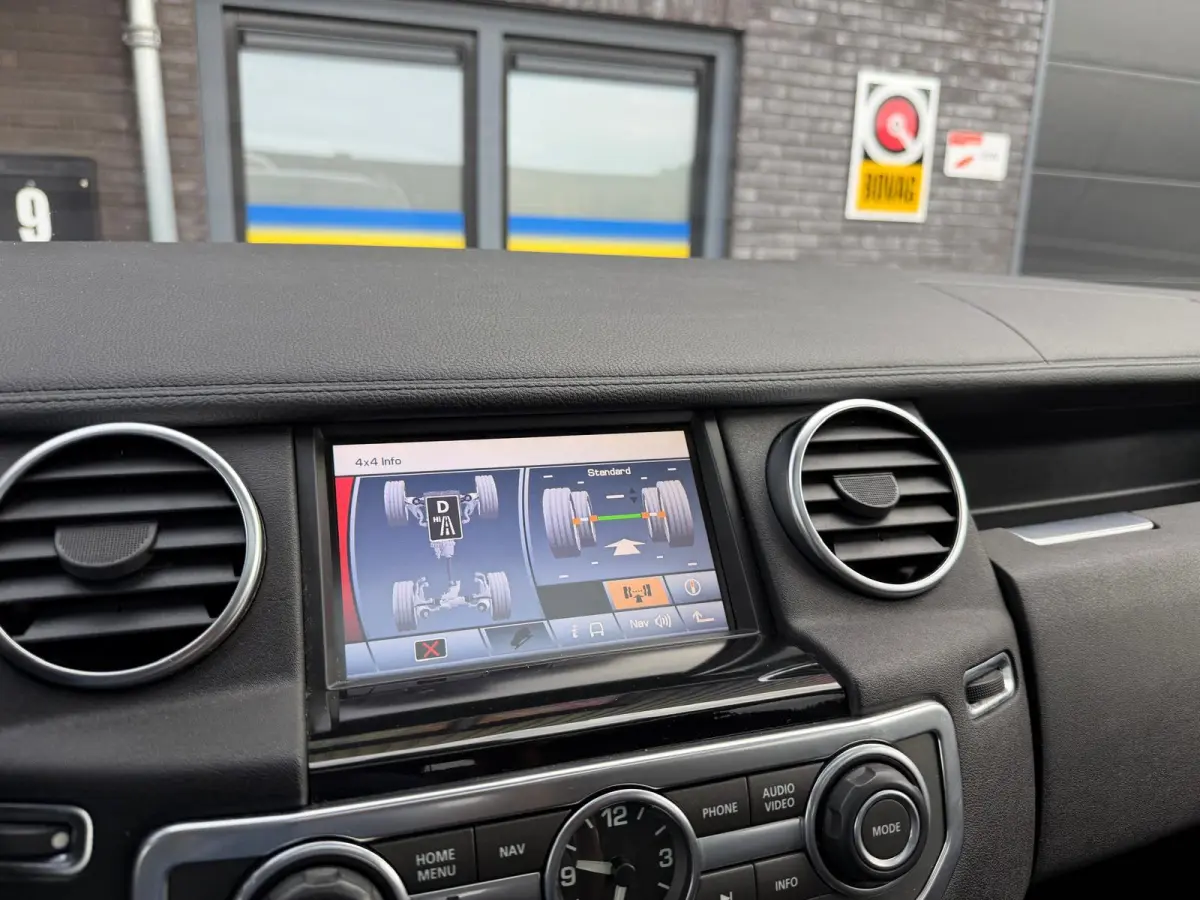 3.0 SDV6 Black&White | 3E EIGENAAR | 3/6/12MND GARANTIE | AUTOMAAT | PANO | 7PERS | LUCHTVERING | TREKHAAK | XENON | GOED ONDERHOUDEN |