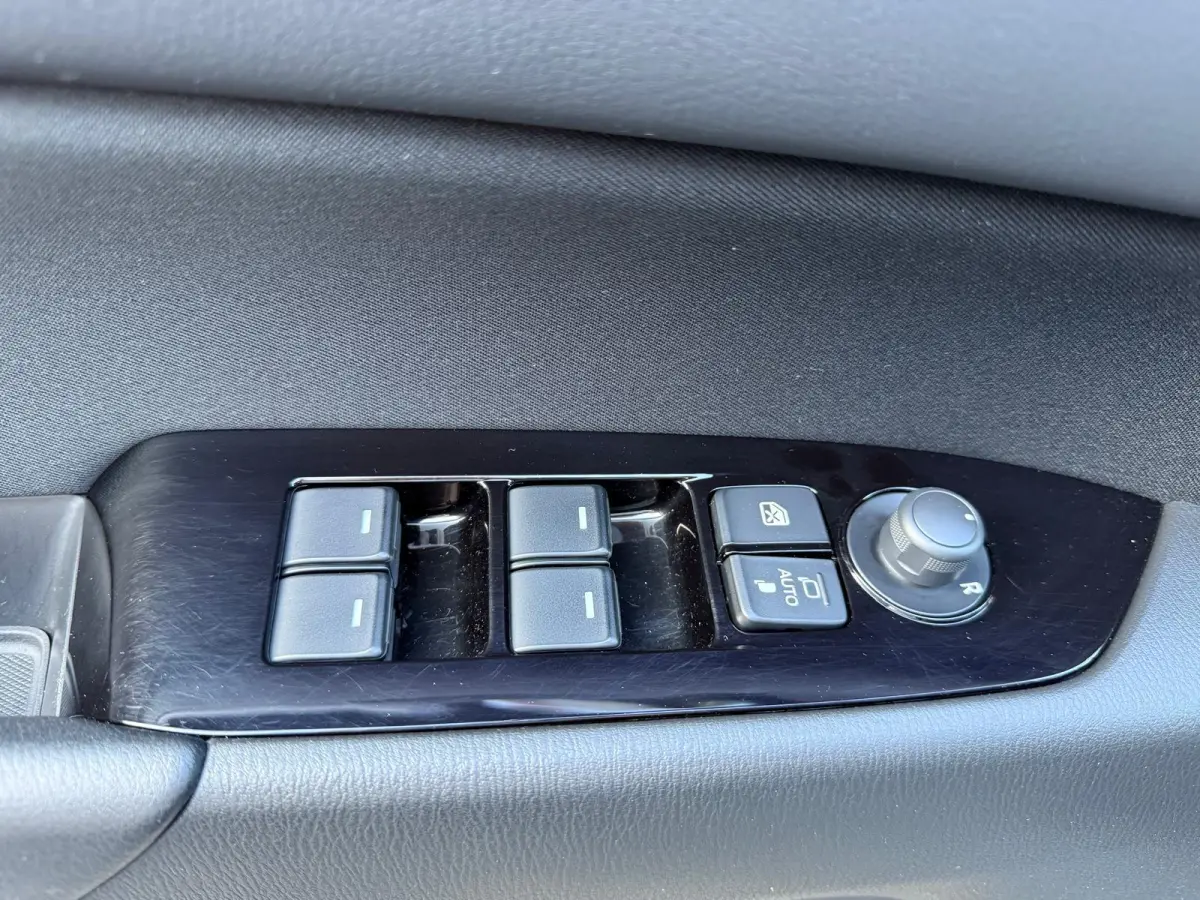 2.0 SkyActiv-G 165 Comfort | 2E EIGENAAR | 3/6/12MND GARANTIE | DAB | LED | STOEL/STUUR VERW. | CARPLAY | NAVI | CAMERA |