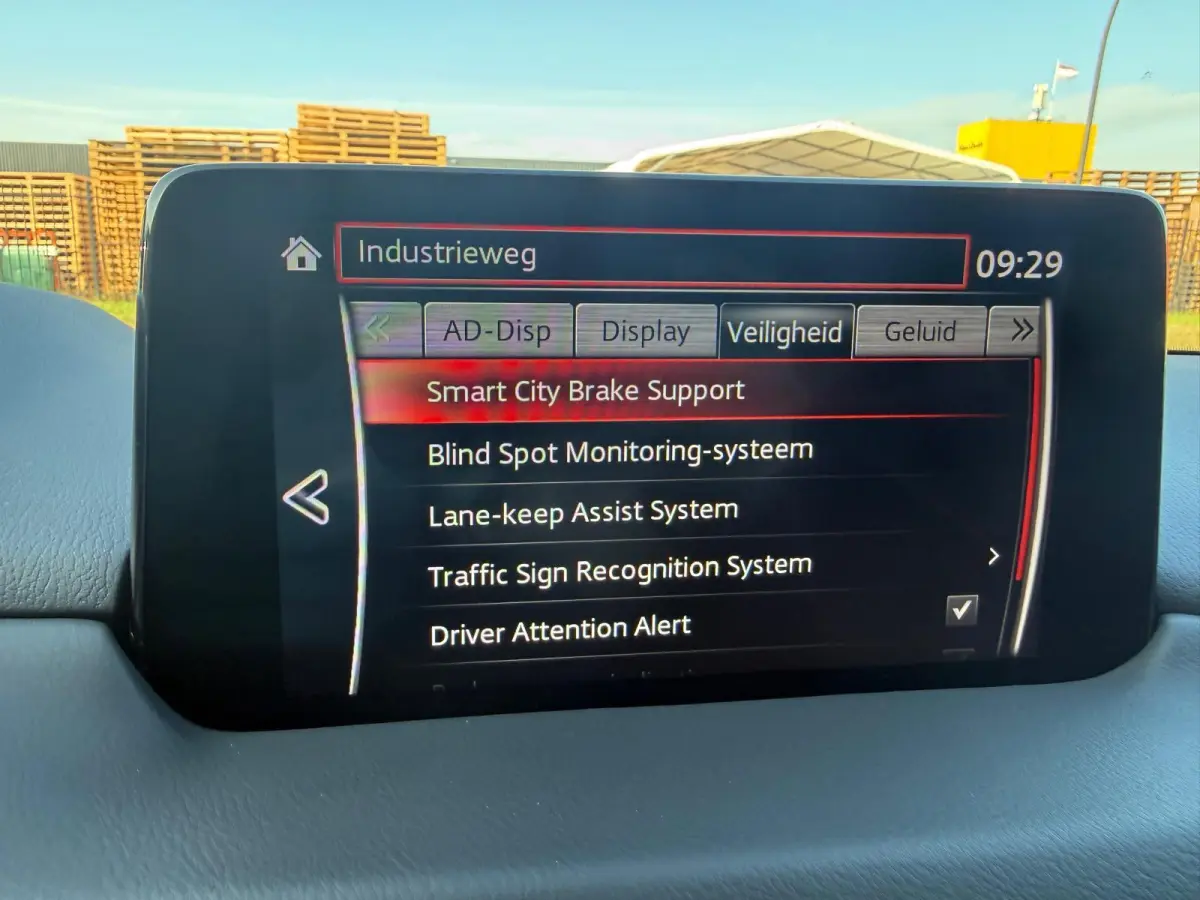 2.0 SkyActiv-G 165 Comfort | 2E EIGENAAR | 3/6/12MND GARANTIE | DAB | LED | STOEL/STUUR VERW. | CARPLAY | NAVI | CAMERA |