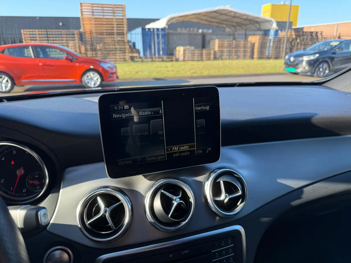 180 Business Solution AMG | 2E EIGENAAR | 3/6/12MND GARANTIE | LED | CARPLAY | CRUISE | AUTOMAAT | STOELVERWARMING |
