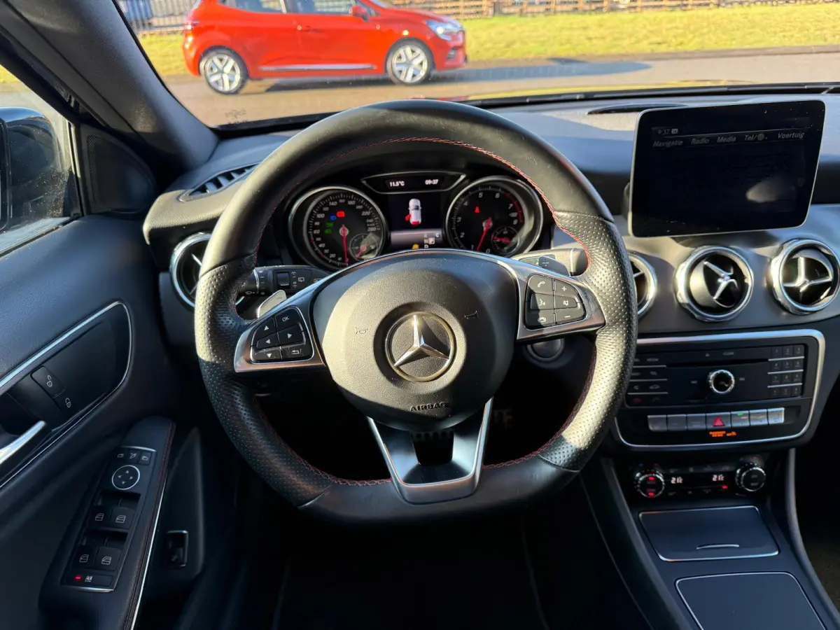 180 Business Solution AMG | 2E EIGENAAR | 3/6/12MND GARANTIE | LED | CARPLAY | CRUISE | AUTOMAAT | STOELVERWARMING |