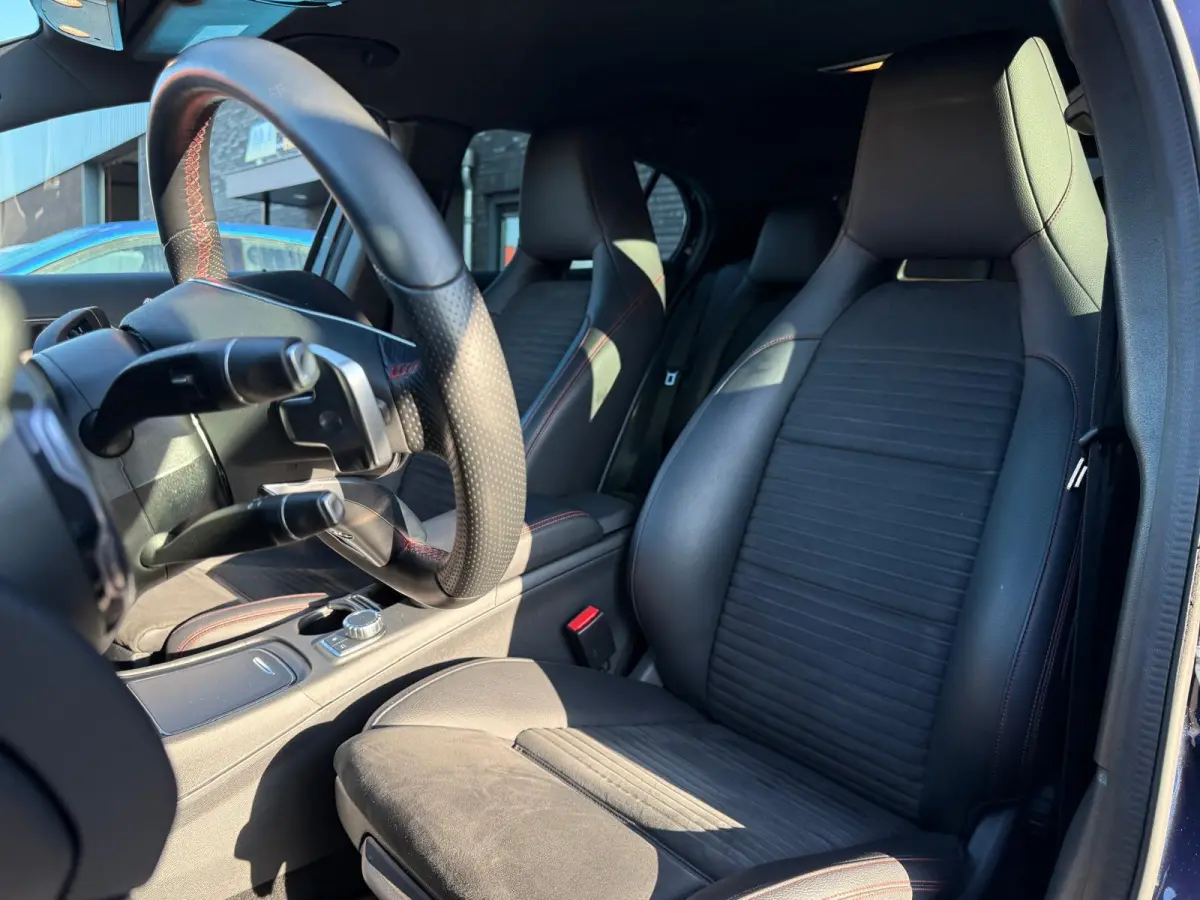 180 Business Solution AMG | 2E EIGENAAR | 3/6/12MND GARANTIE | LED | CARPLAY | CRUISE | AUTOMAAT | STOELVERWARMING |