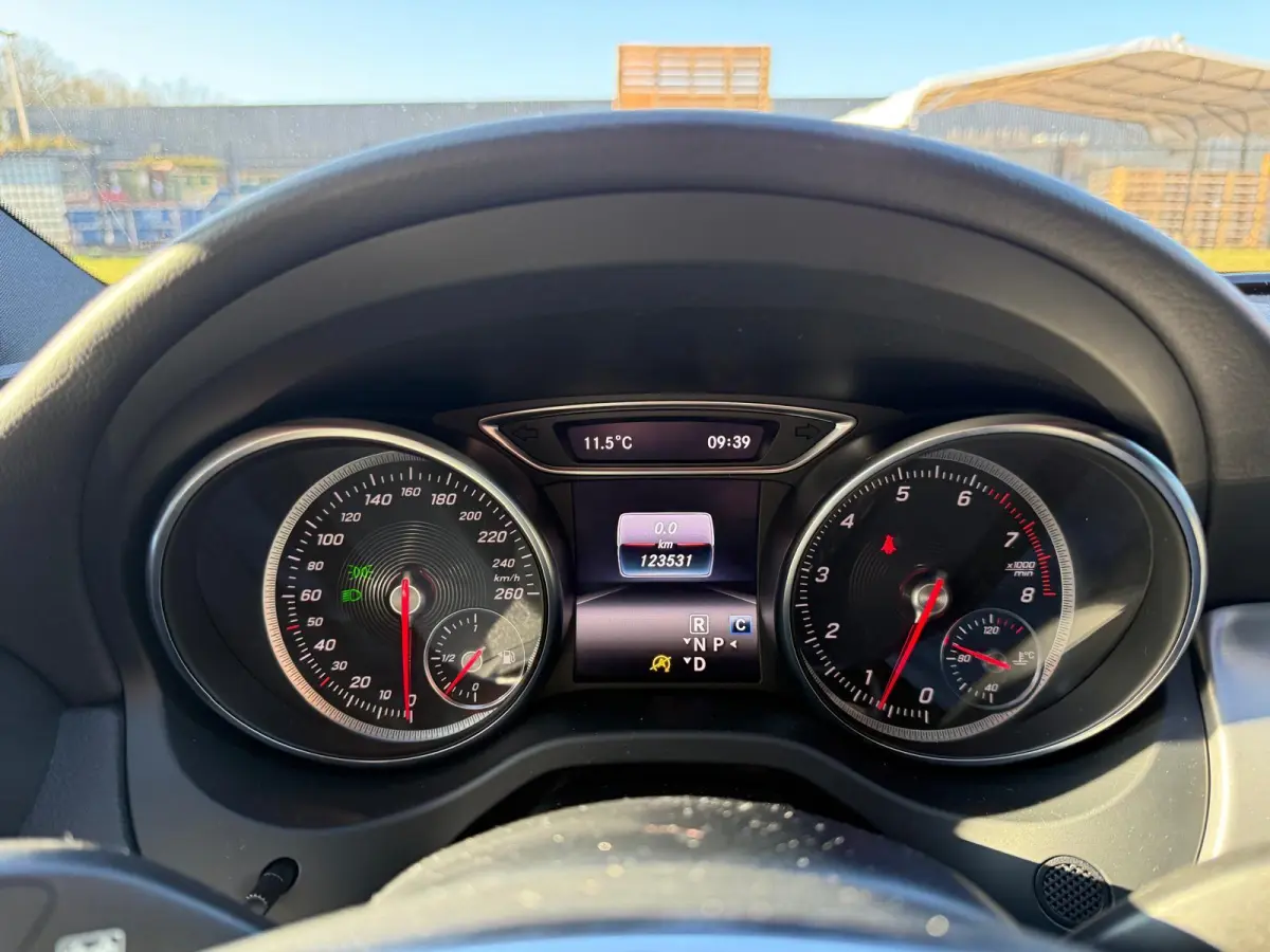 180 Business Solution AMG | 2E EIGENAAR | 3/6/12MND GARANTIE | LED | CARPLAY | CRUISE | AUTOMAAT | STOELVERWARMING |