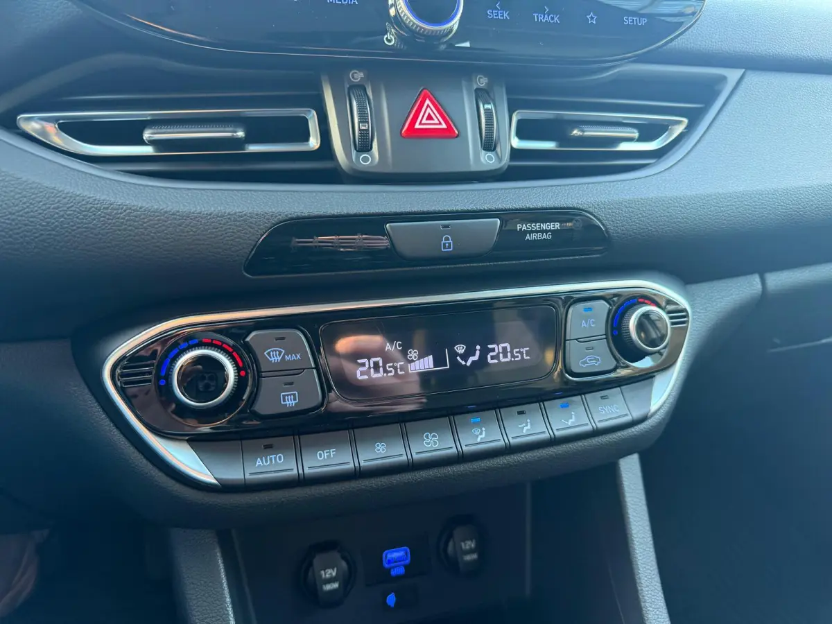 1.5 T-GDi MHEV Premium | 1E EIGENAAR | 3/6/12MND GARANTIE| LED | CARPLAY | SCHUIFDAK | DAB | NAVI | CRUISE | 160PK |