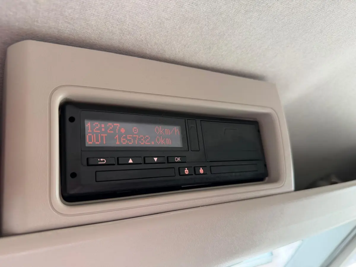 35H 2.3 MultiJet L4H1 | 2E EIGENAAR | KEGGER |LUCHTVERING | TACHNO | CRUISE | CARPLAY | NAVI | CLIMMA | LED | LIER |