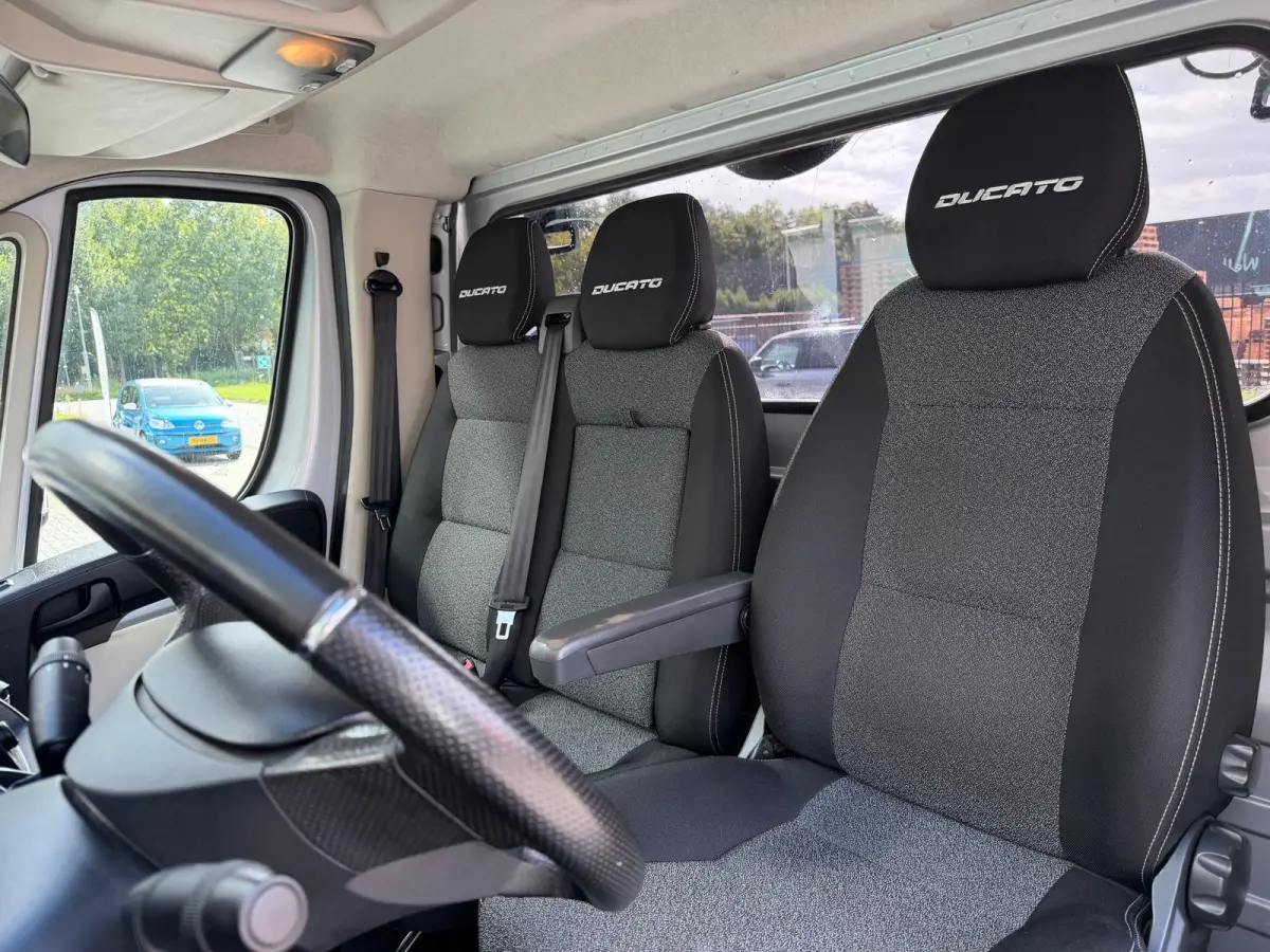 35H 2.3 MultiJet L4H1 | 2E EIGENAAR | KEGGER |LUCHTVERING | TACHNO | CRUISE | CARPLAY | NAVI | CLIMMA | LED | LIER |