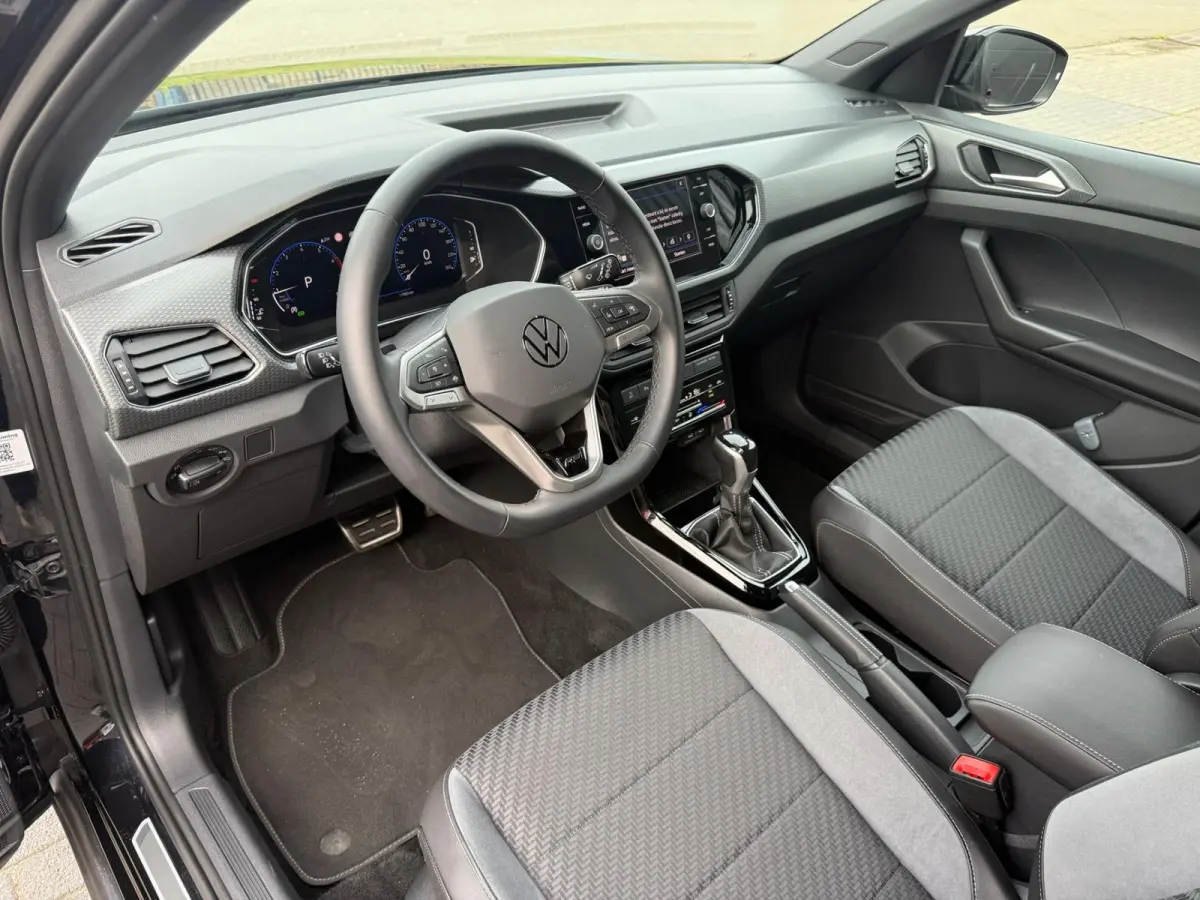 1.0 TSI R-Line | 1E EIGENAAR | 3/6/12MND GARANTIE| AUTOMAAT | LED | CARPLAY | DIGITAAL COCKPIT | DAB | CRUISE |