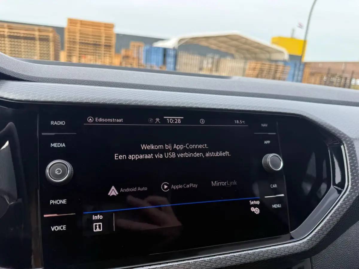 1.0 TSI R-Line | 1E EIGENAAR | 3/6/12MND GARANTIE| AUTOMAAT | LED | CARPLAY | DIGITAAL COCKPIT | DAB | CRUISE |