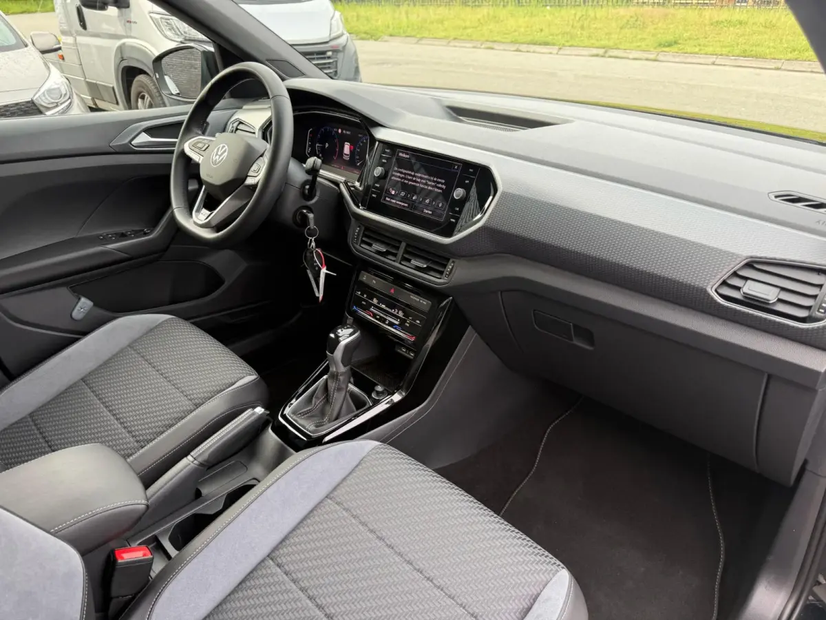 1.0 TSI R-Line | 1E EIGENAAR | 3/6/12MND GARANTIE| AUTOMAAT | LED | CARPLAY | DIGITAAL COCKPIT | DAB | CRUISE |