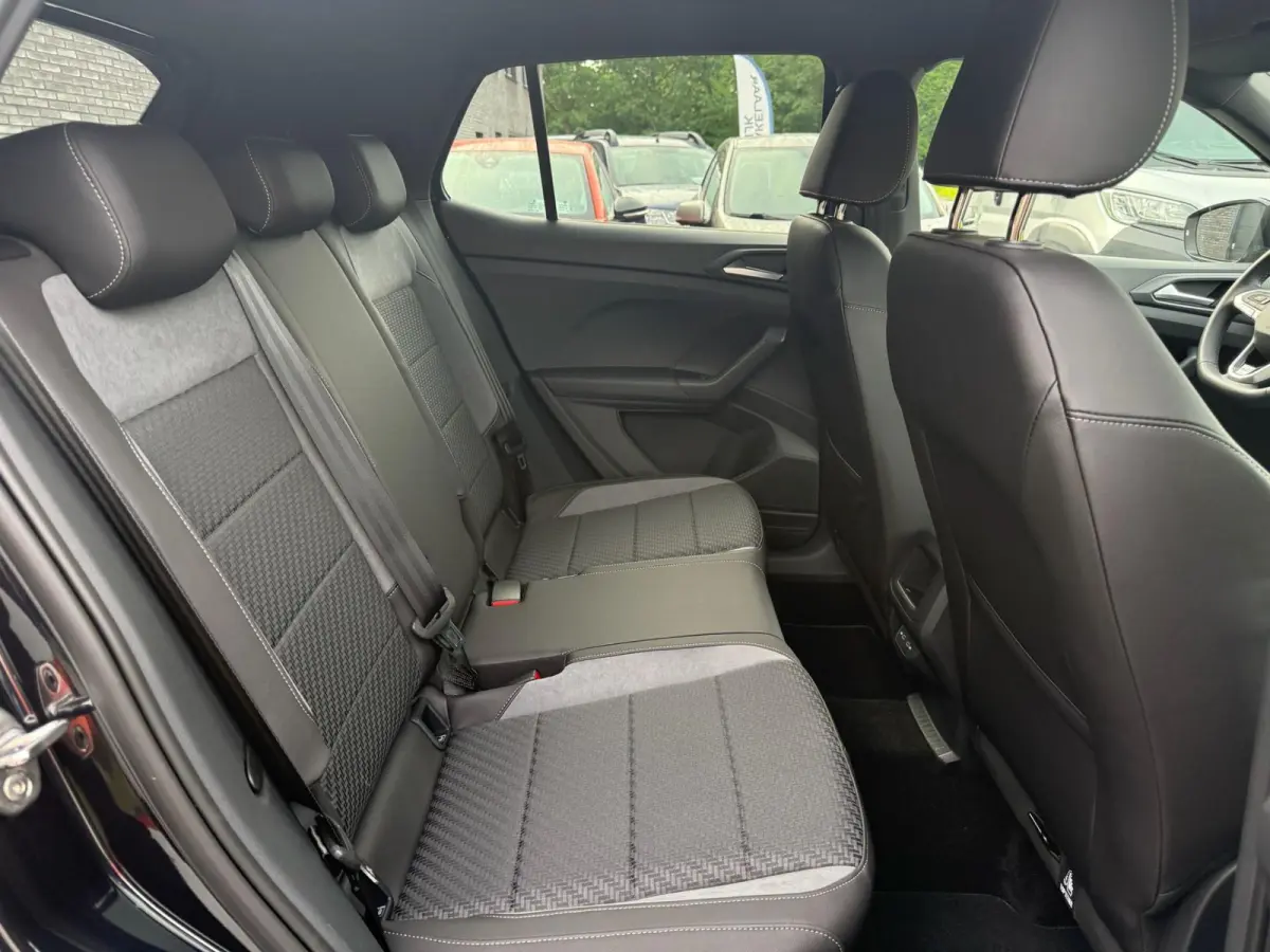 1.0 TSI R-Line | 1E EIGENAAR | 3/6/12MND GARANTIE| AUTOMAAT | LED | CARPLAY | DIGITAAL COCKPIT | DAB | CRUISE |