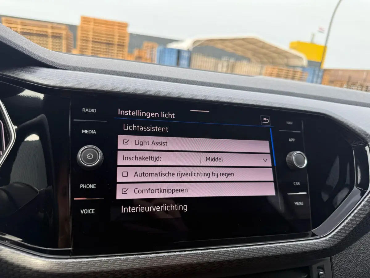 1.0 TSI R-Line | 1E EIGENAAR | 3/6/12MND GARANTIE| AUTOMAAT | LED | CARPLAY | DIGITAAL COCKPIT | DAB | CRUISE |