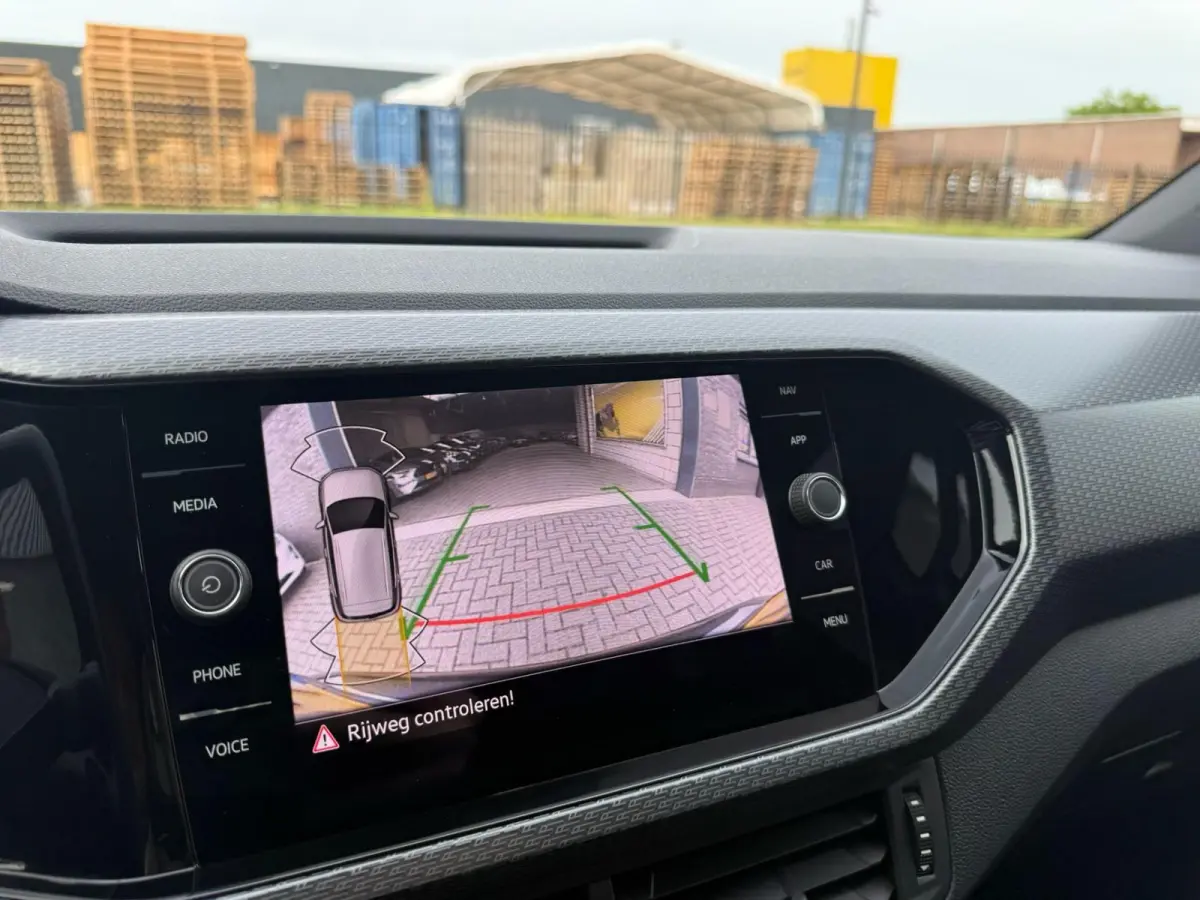 1.0 TSI R-Line | 1E EIGENAAR | 3/6/12MND GARANTIE| AUTOMAAT | LED | CARPLAY | DIGITAAL COCKPIT | DAB | CRUISE |