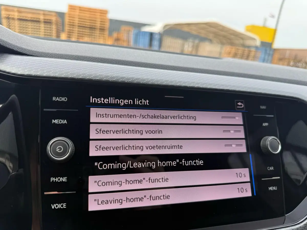 1.0 TSI R-Line | 1E EIGENAAR | 3/6/12MND GARANTIE| AUTOMAAT | LED | CARPLAY | DIGITAAL COCKPIT | DAB | CRUISE |
