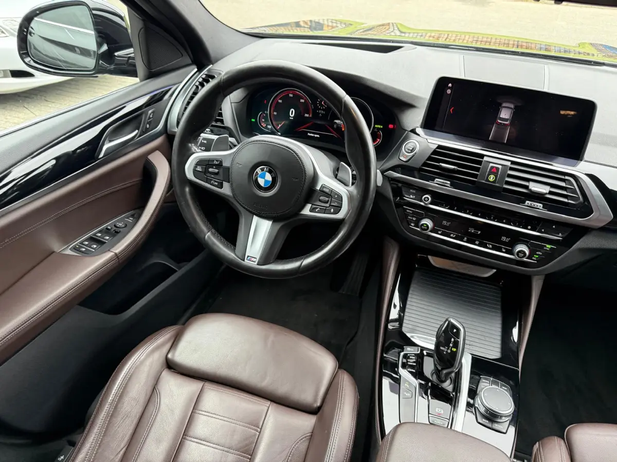 xDrive20i High Executive | 1E EIGENAAR | 3/6/12MND GARANTIE | LED | DAB | CRUISE | TREKHAAK | NAVI | LEDER | HEAD-UP |