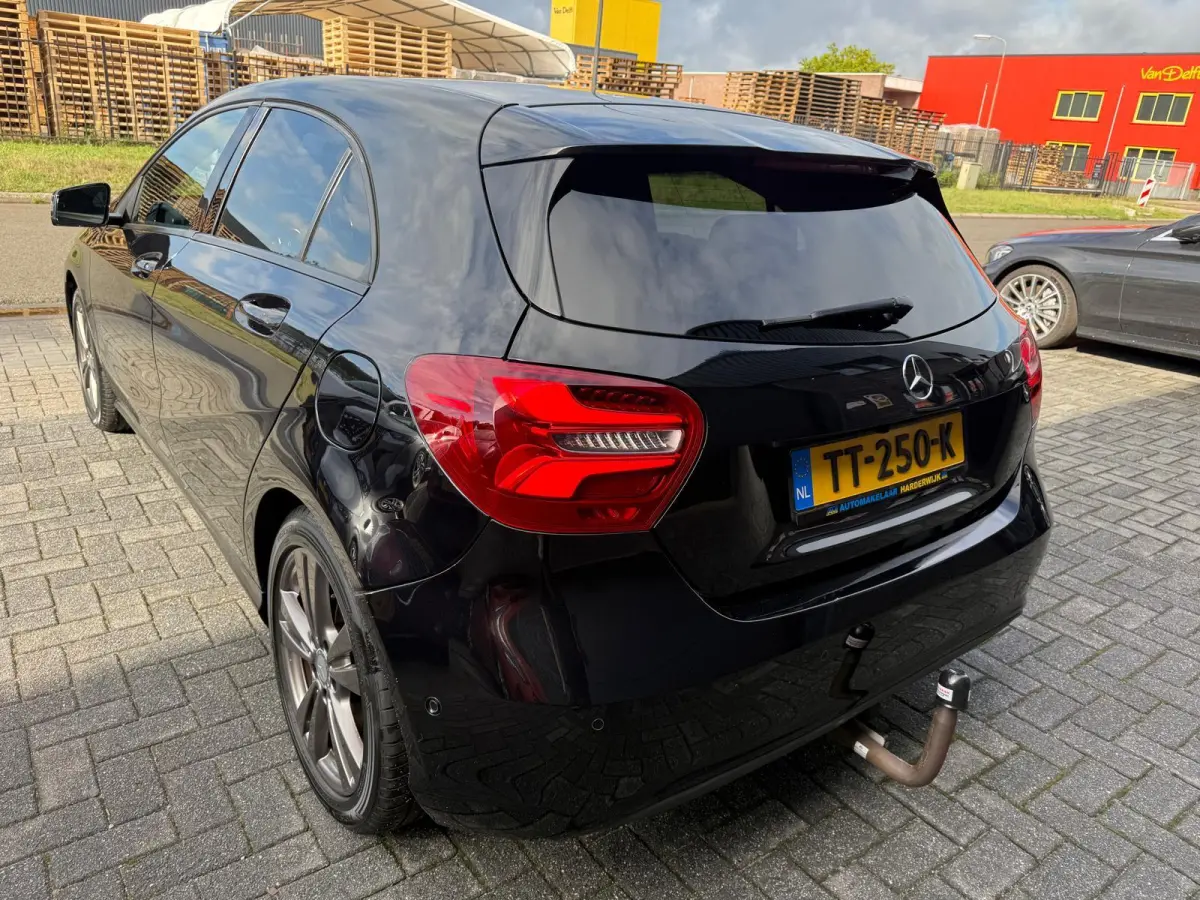 160 AMG Night Edition | 1E EIGENAAR | 12MND GARANTIE | LED | CRUISE | NAVI | BLUETOOTH | TREKHAAK |