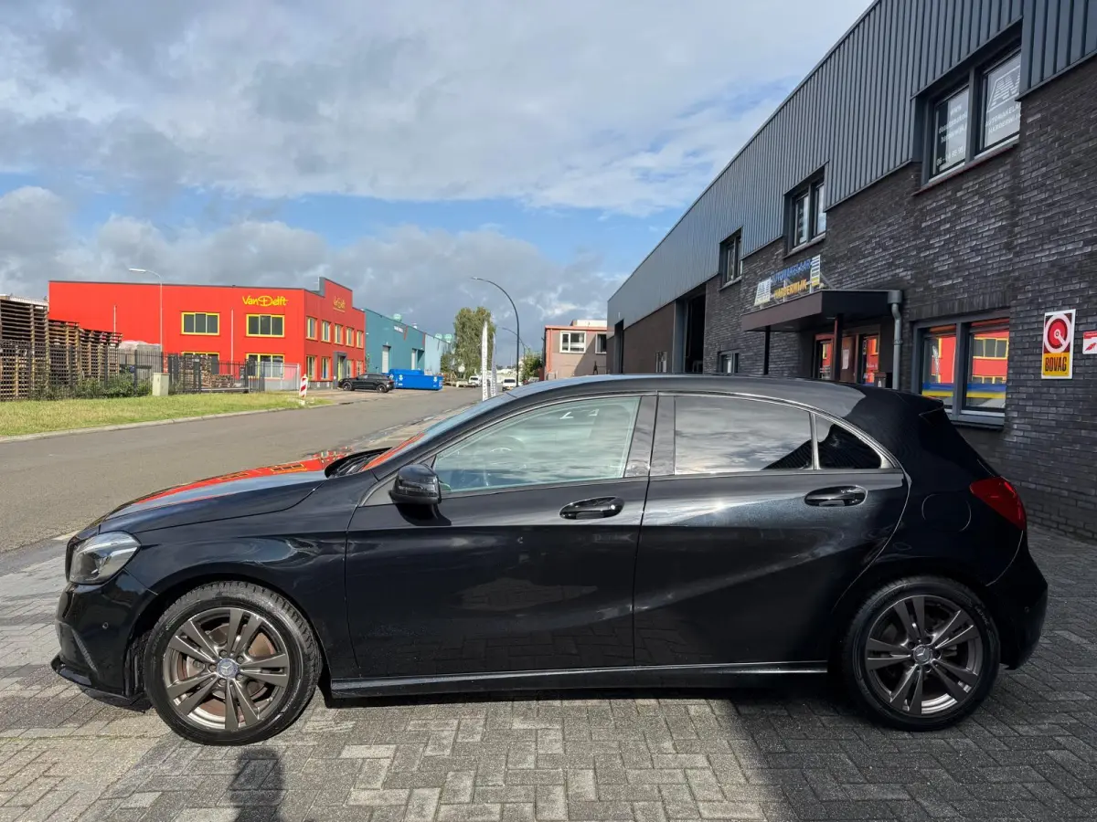 160 AMG Night Edition | 1E EIGENAAR | 12MND GARANTIE | LED | CRUISE | NAVI | BLUETOOTH | TREKHAAK |