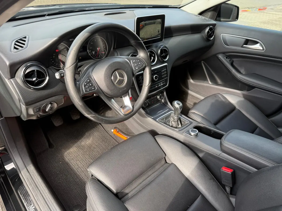 160 AMG Night Edition | 1E EIGENAAR | 12MND GARANTIE | LED | CRUISE | NAVI | BLUETOOTH | TREKHAAK |
