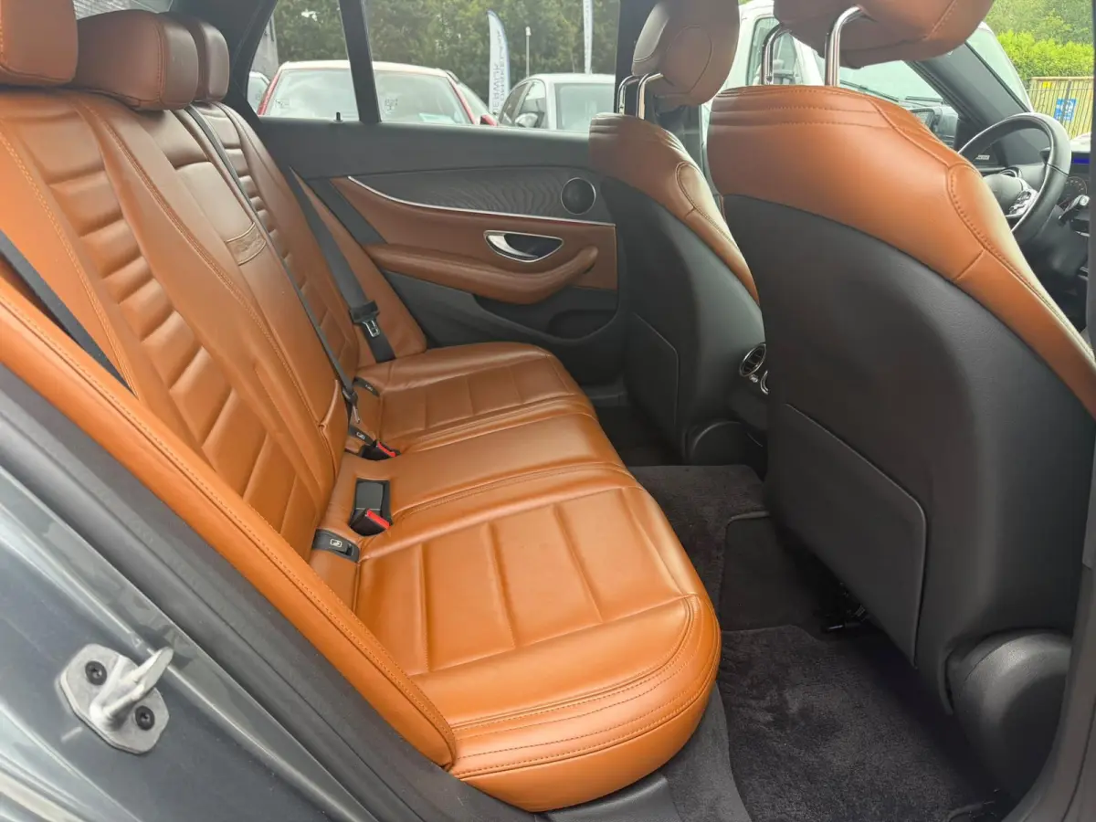 200 Premium 3/6/12 MND GARANTIE  | AUTOMAAT | NIEUWE APK | LEDER | PDC | NAVI | CRUISE |
