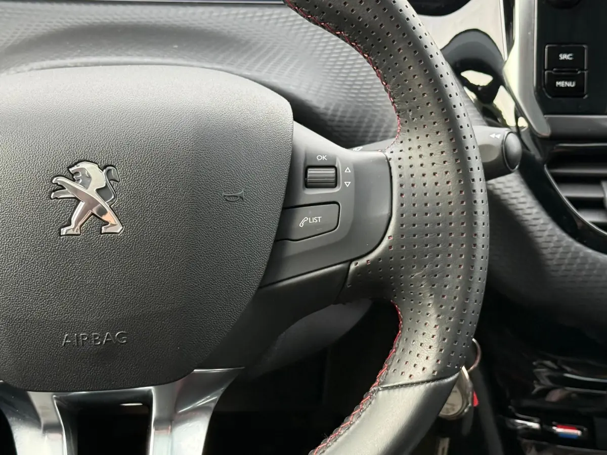 1.2 110PK GT-Line | 1E EIGENAAR | 3/6/12 MND GARANTIE | AUTOMAAT | PANO | NAVI | CARPLAY | CRUISE | LMV |