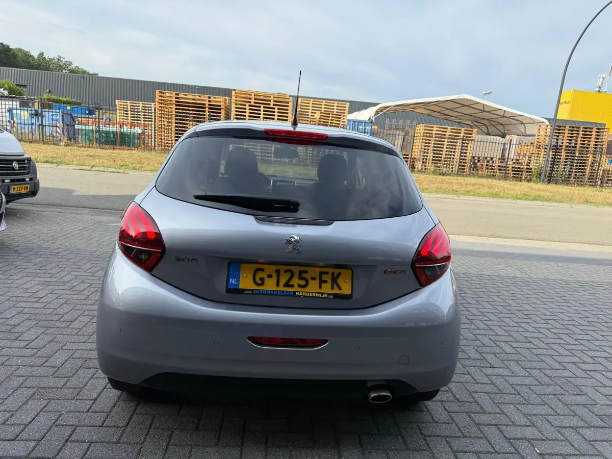 1.2 110PK GT-Line | 1E EIGENAAR | 3/6/12 MND GARANTIE | AUTOMAAT | PANO | NAVI | CARPLAY | CRUISE | LMV |