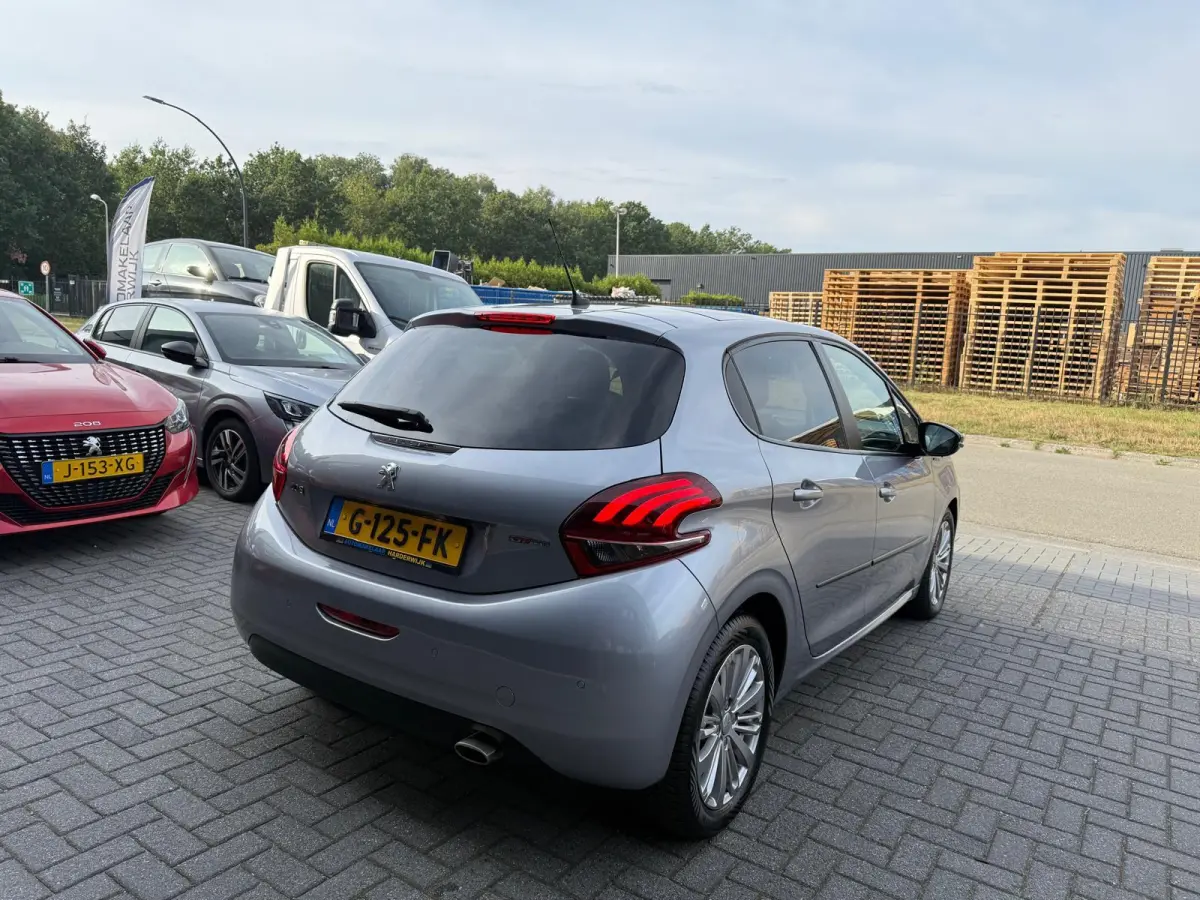 1.2 110PK GT-Line | 1E EIGENAAR | 3/6/12 MND GARANTIE | AUTOMAAT | PANO | NAVI | CARPLAY | CRUISE | LMV |