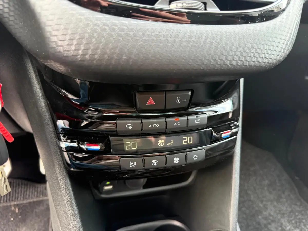 1.2 110PK GT-Line | 1E EIGENAAR | 3/6/12 MND GARANTIE | AUTOMAAT | PANO | NAVI | CARPLAY | CRUISE | LMV |