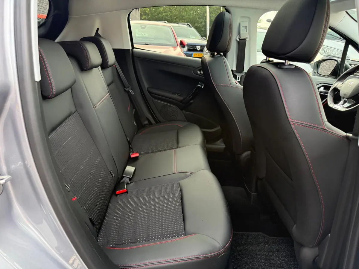 1.2 110PK GT-Line | 1E EIGENAAR | 3/6/12 MND GARANTIE | AUTOMAAT | PANO | NAVI | CARPLAY | CRUISE | LMV |