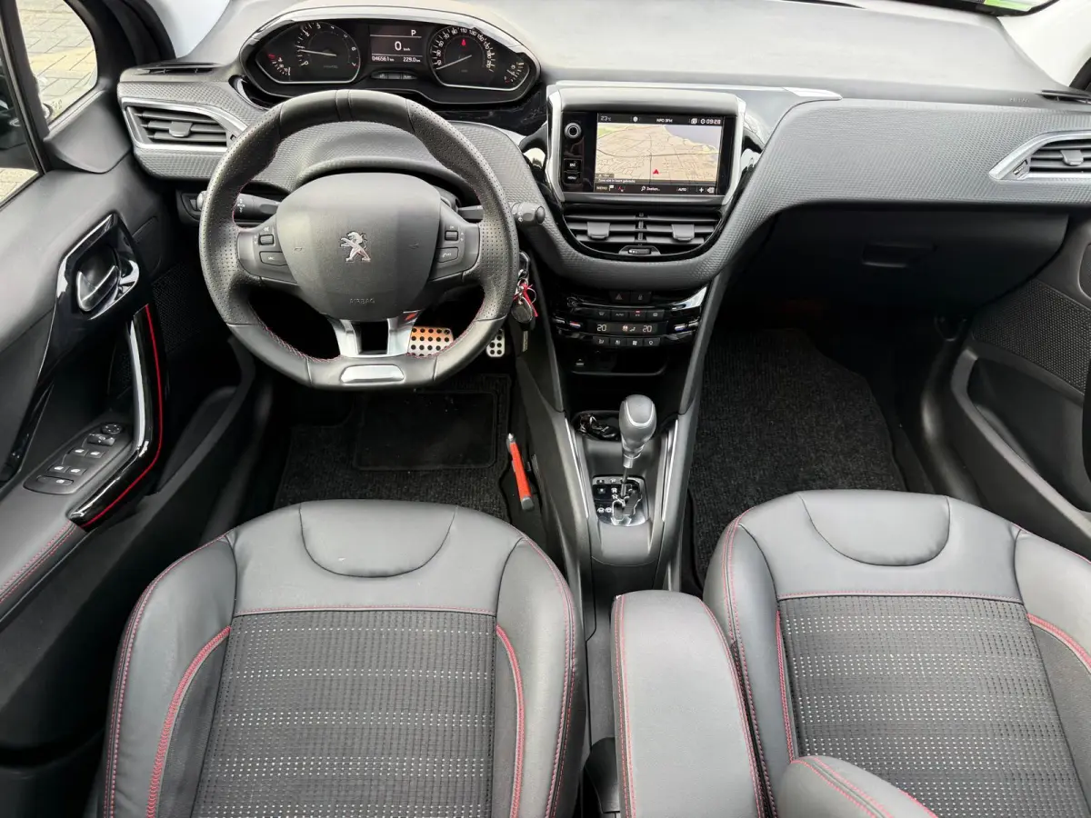 1.2 110PK GT-Line | 1E EIGENAAR | 3/6/12 MND GARANTIE | AUTOMAAT | PANO | NAVI | CARPLAY | CRUISE | LMV |