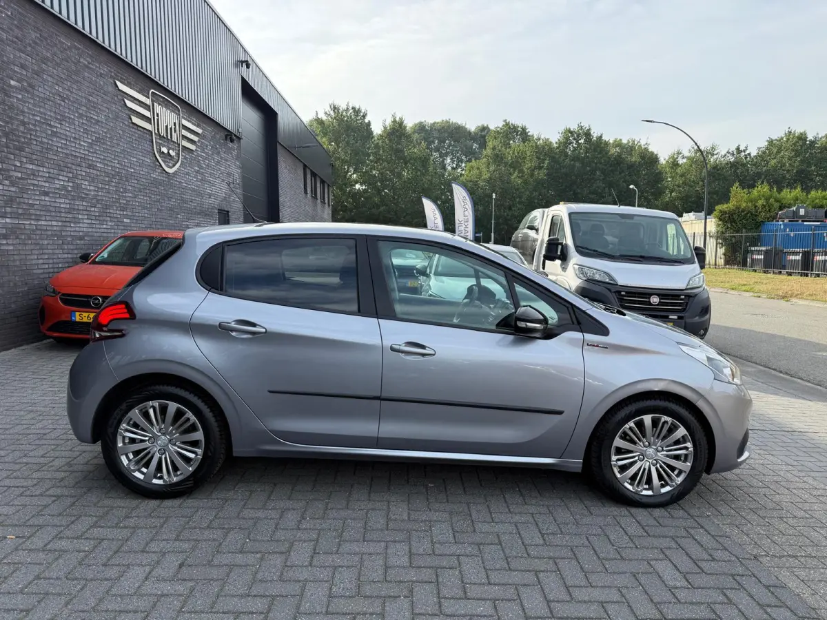 1.2 110PK GT-Line | 1E EIGENAAR | 3/6/12 MND GARANTIE | AUTOMAAT | PANO | NAVI | CARPLAY | CRUISE | LMV |