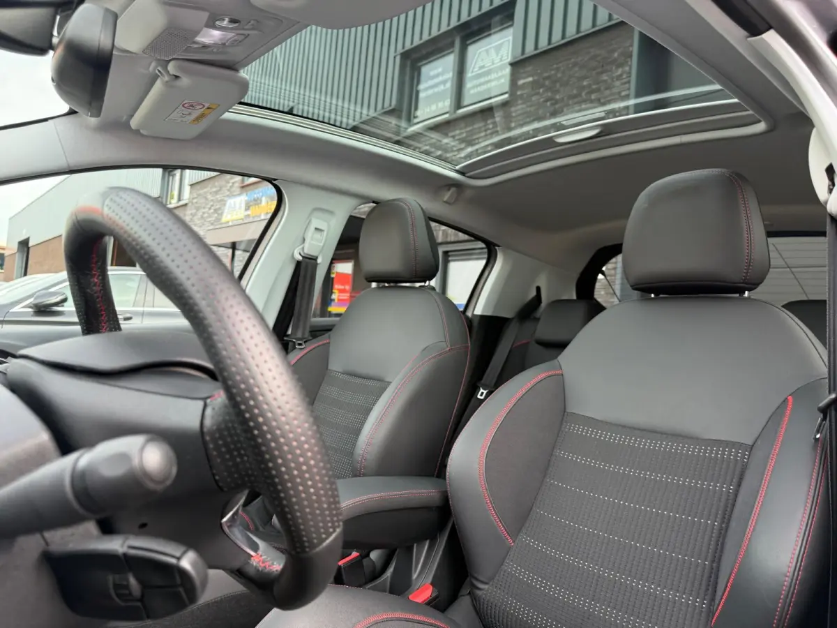 1.2 110PK GT-Line | 1E EIGENAAR | 3/6/12 MND GARANTIE | AUTOMAAT | PANO | NAVI | CARPLAY | CRUISE | LMV |