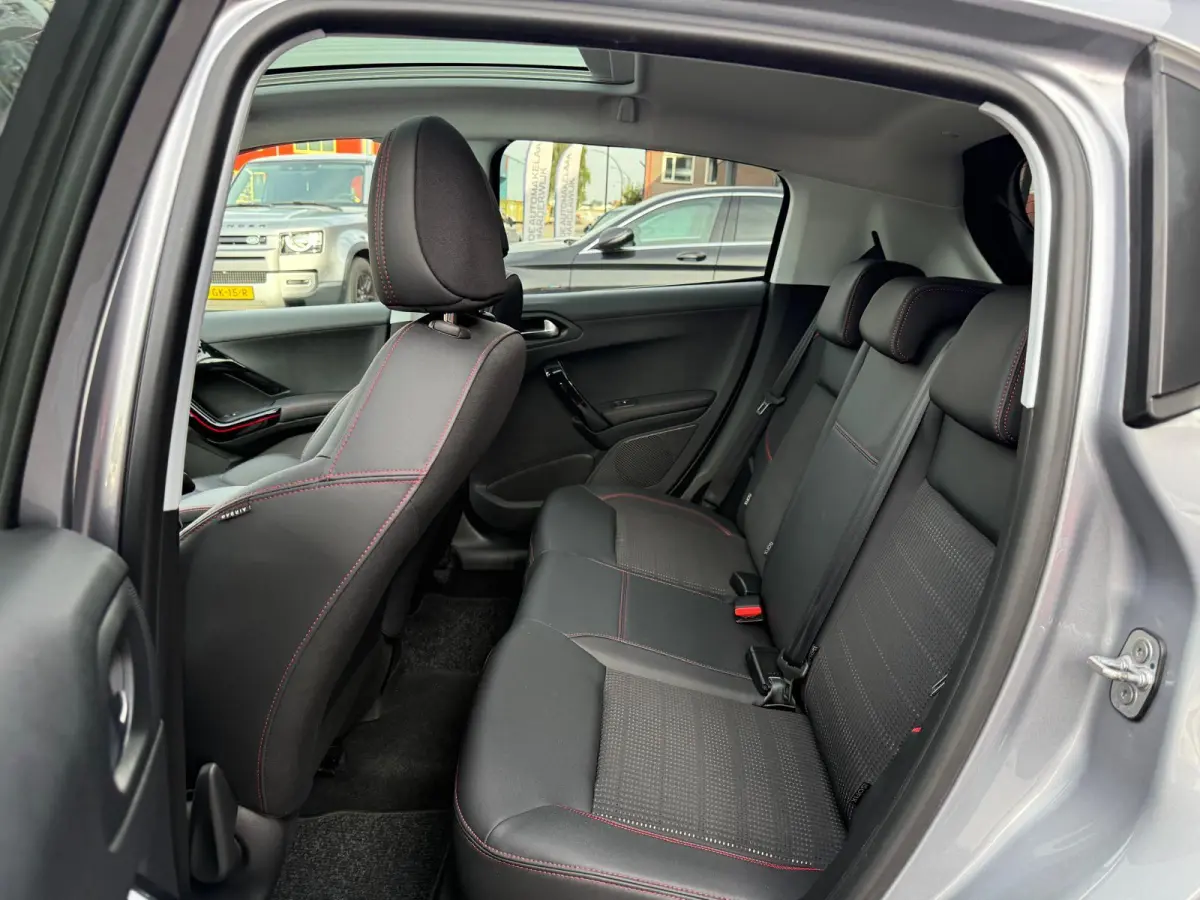 1.2 110PK GT-Line | 1E EIGENAAR | 3/6/12 MND GARANTIE | AUTOMAAT | PANO | NAVI | CARPLAY | CRUISE | LMV |