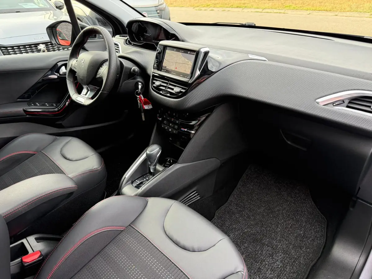 1.2 110PK GT-Line | 1E EIGENAAR | 3/6/12 MND GARANTIE | AUTOMAAT | PANO | NAVI | CARPLAY | CRUISE | LMV |