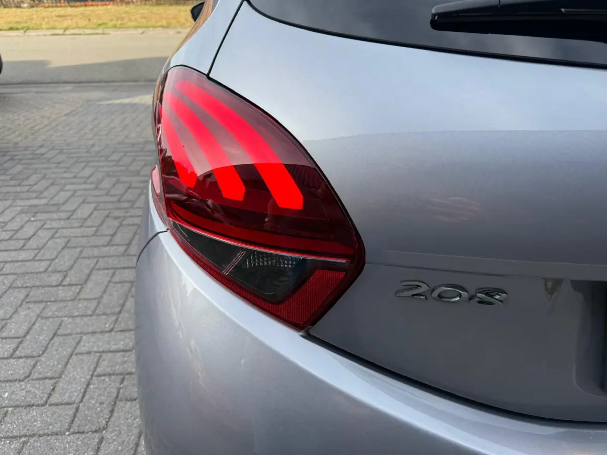 1.2 110PK GT-Line | 1E EIGENAAR | 3/6/12 MND GARANTIE | AUTOMAAT | PANO | NAVI | CARPLAY | CRUISE | LMV |