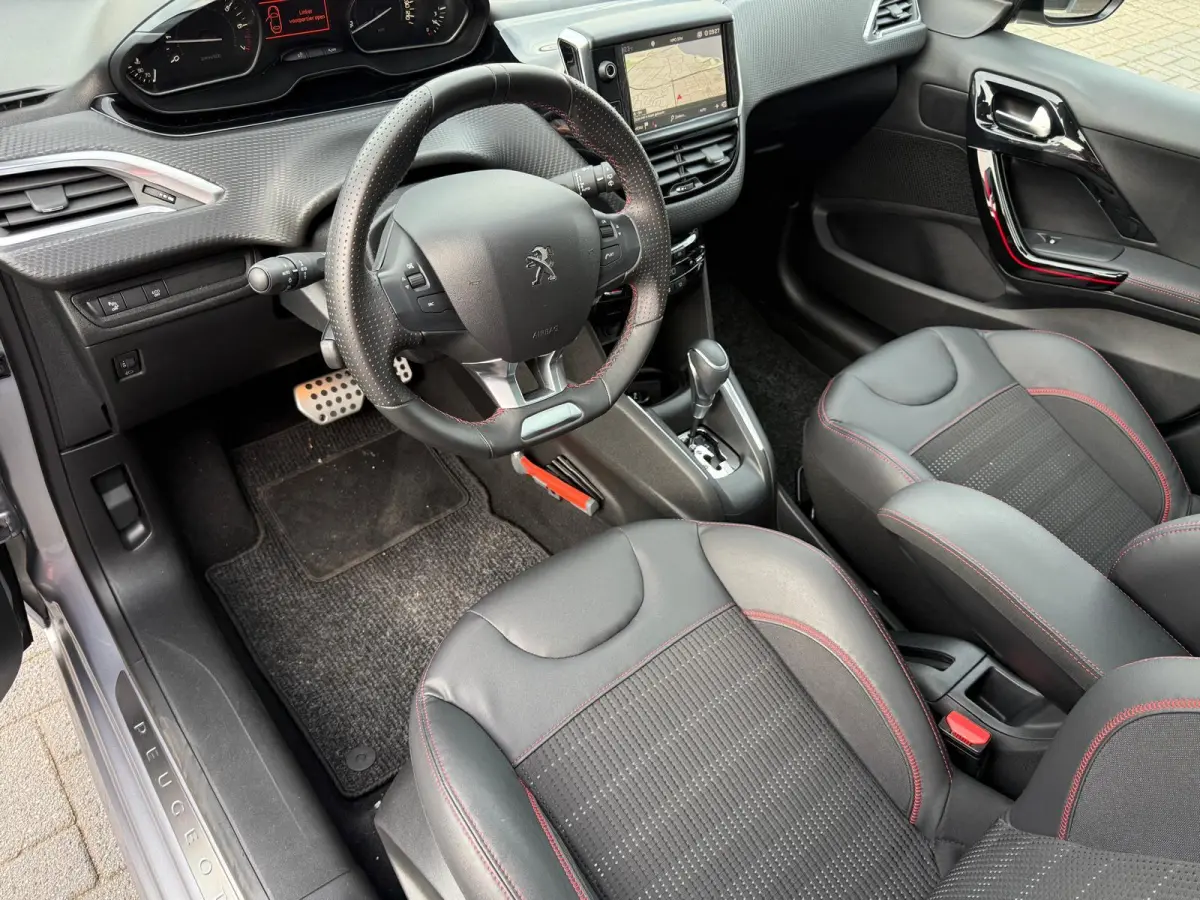 1.2 110PK GT-Line | 1E EIGENAAR | 3/6/12 MND GARANTIE | AUTOMAAT | PANO | NAVI | CARPLAY | CRUISE | LMV |