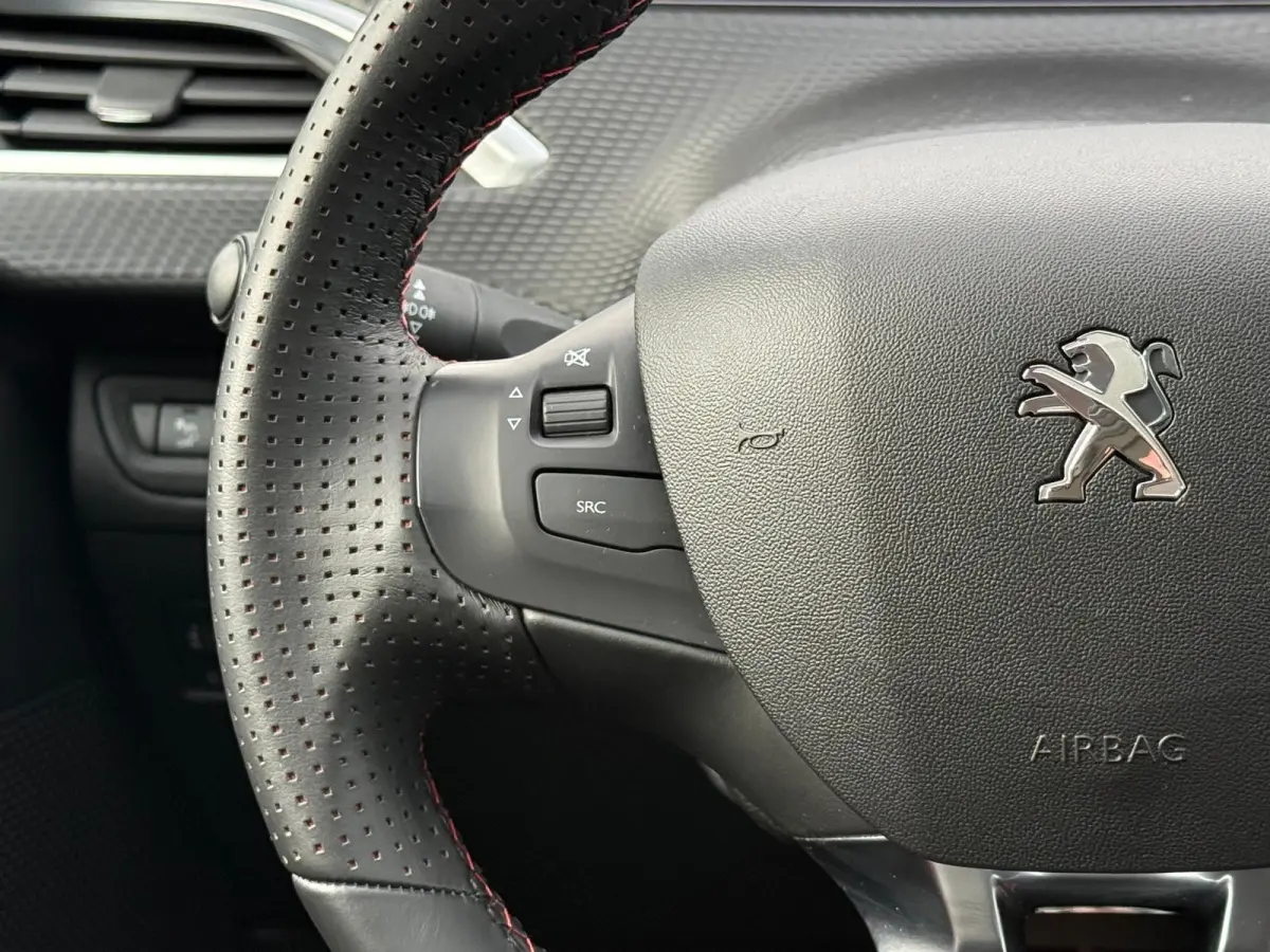 1.2 110PK GT-Line | 1E EIGENAAR | 3/6/12 MND GARANTIE | AUTOMAAT | PANO | NAVI | CARPLAY | CRUISE | LMV |