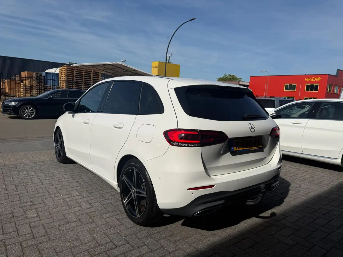 200 Business Solution Luxury | 1E EIGENAAR | 3/6/12MND GARANTIE | AUTOMAAT | LED | CRUISE | DAB | NAVI | CARPLAY | TREKHAAK |